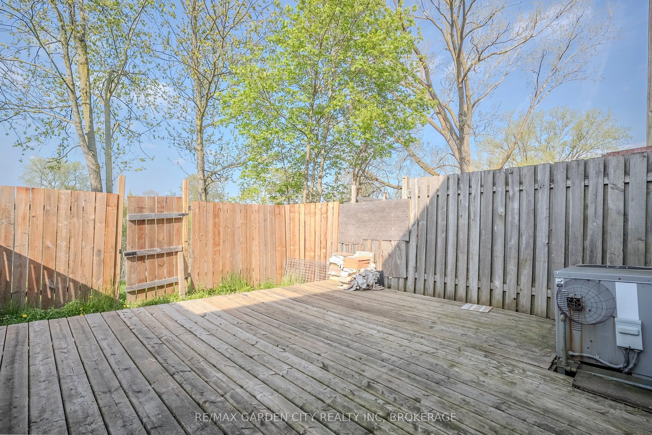 149 St. Catharines Street, #15