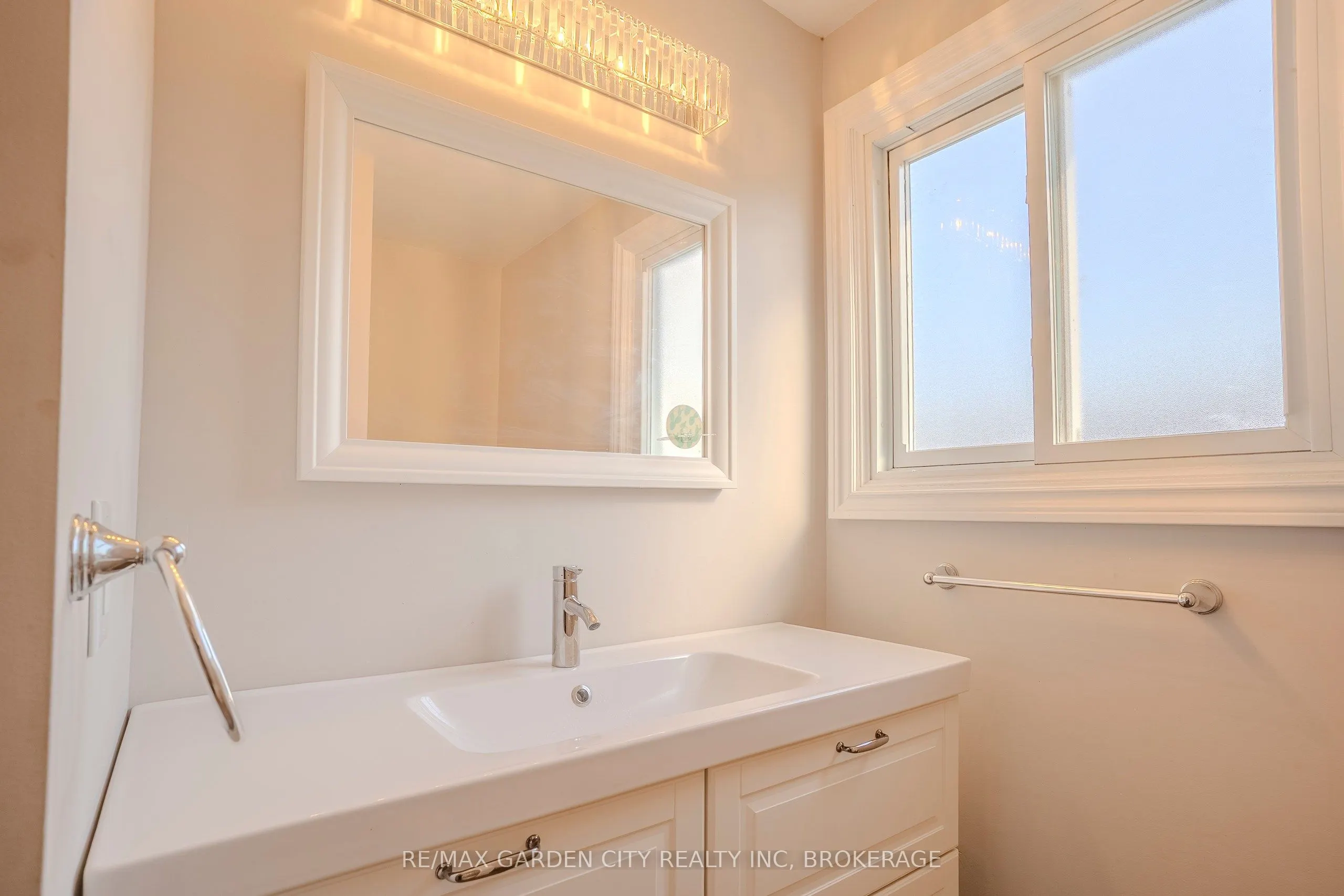 149 St. Catharines Street, #15