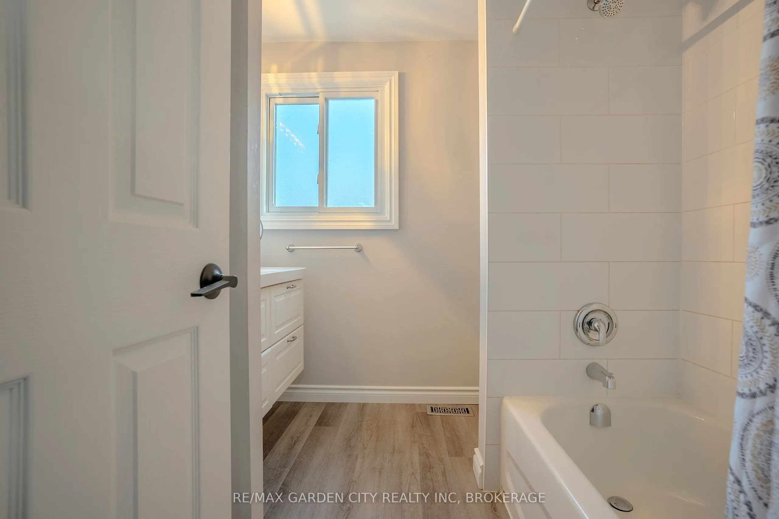 149 St. Catharines Street, #15