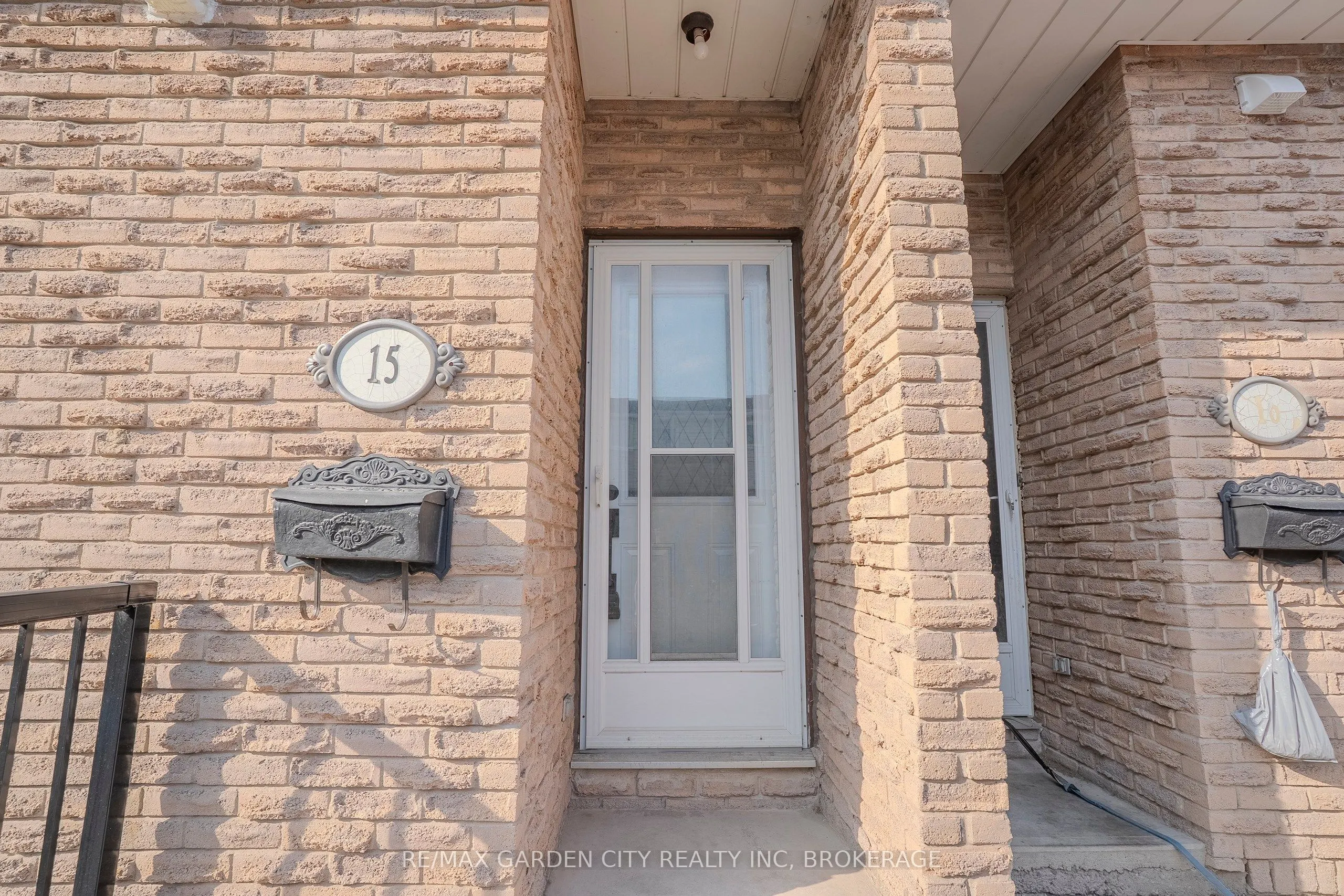 149 St. Catharines Street, #15