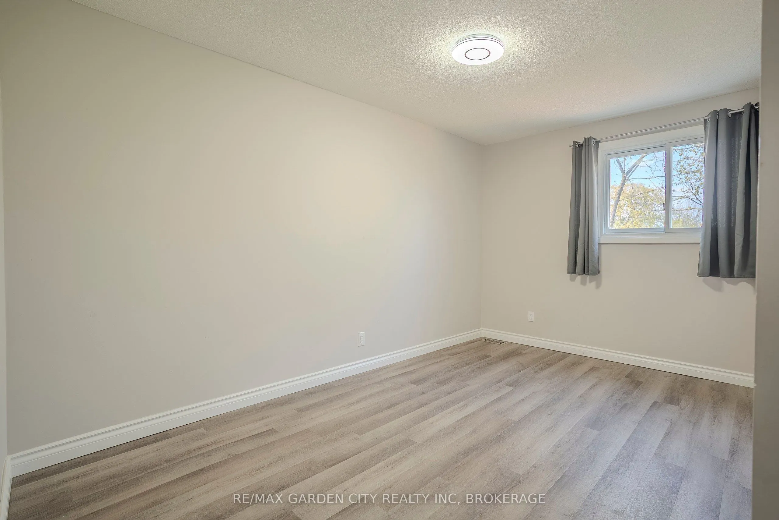 149 St. Catharines Street, #15