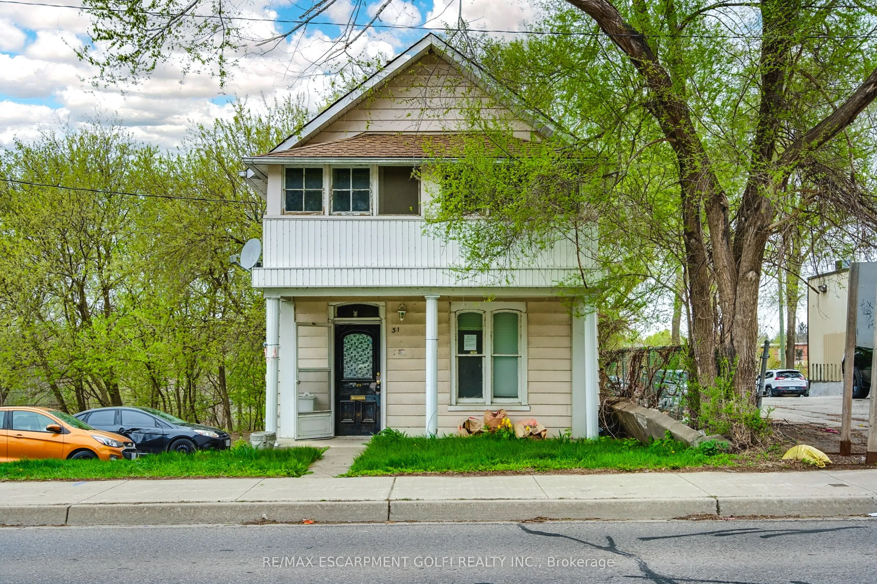 31 Queen Street W