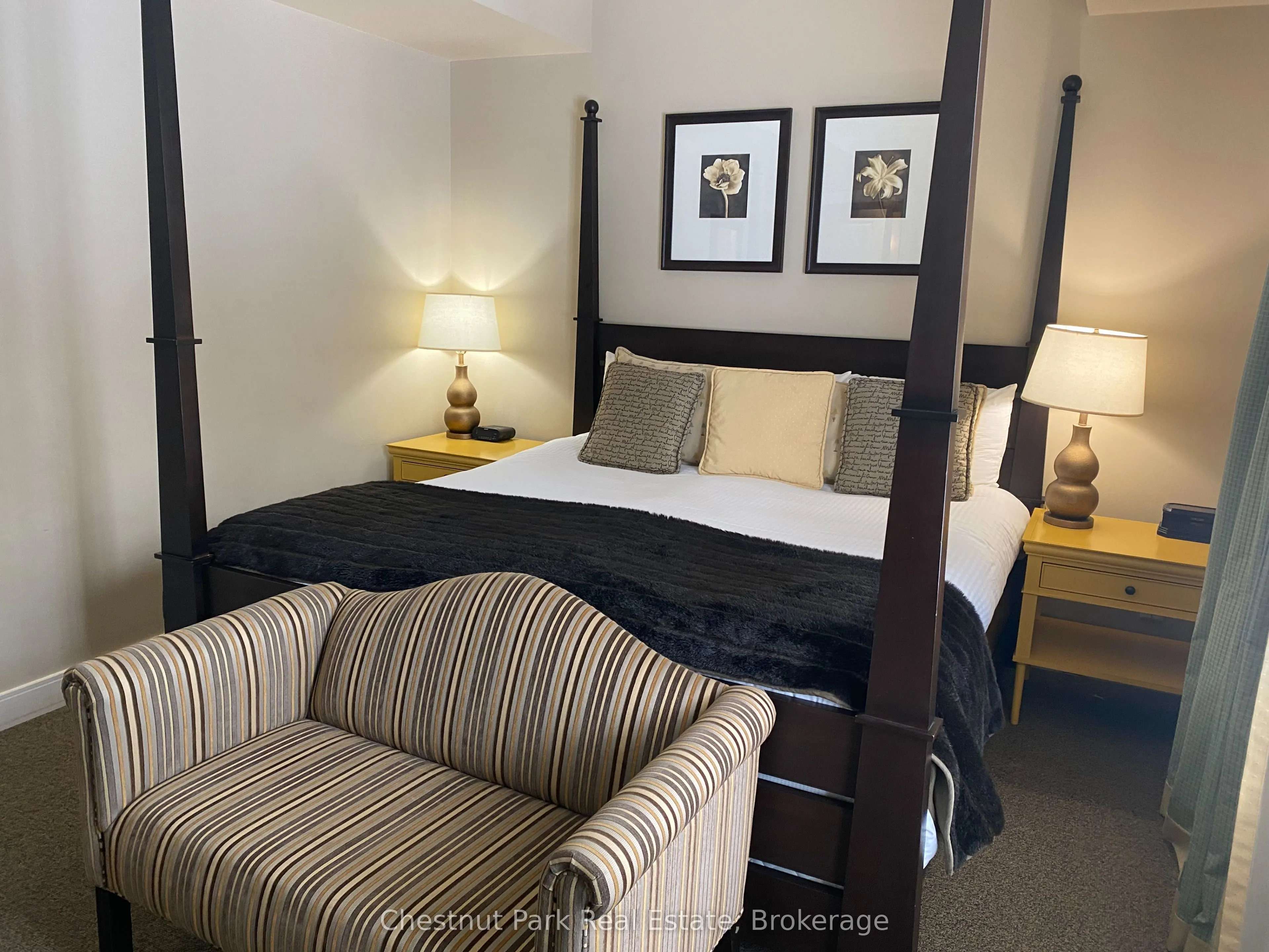 101 GLEN ABBEY Way #3