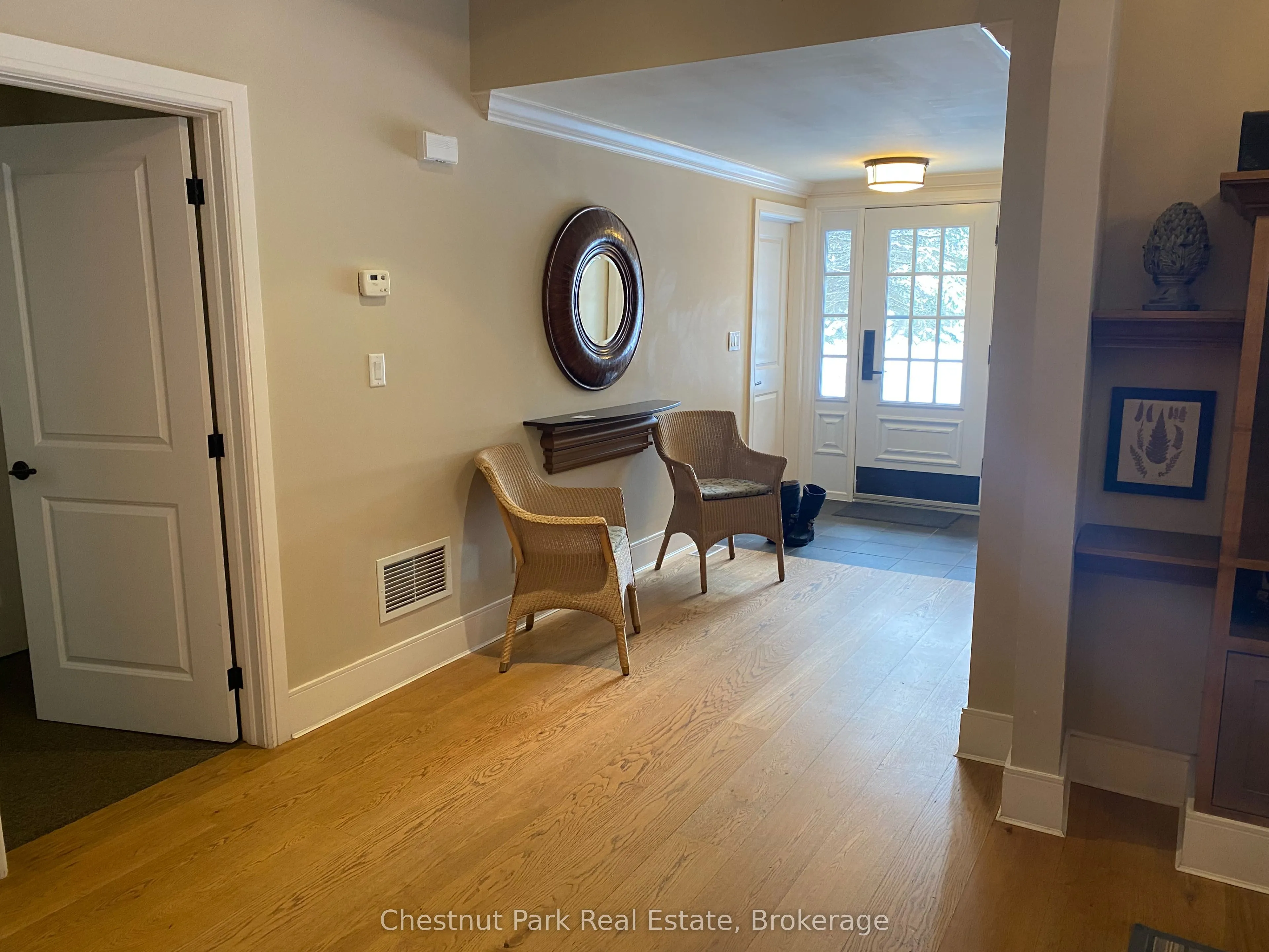 101 GLEN ABBEY Way #3