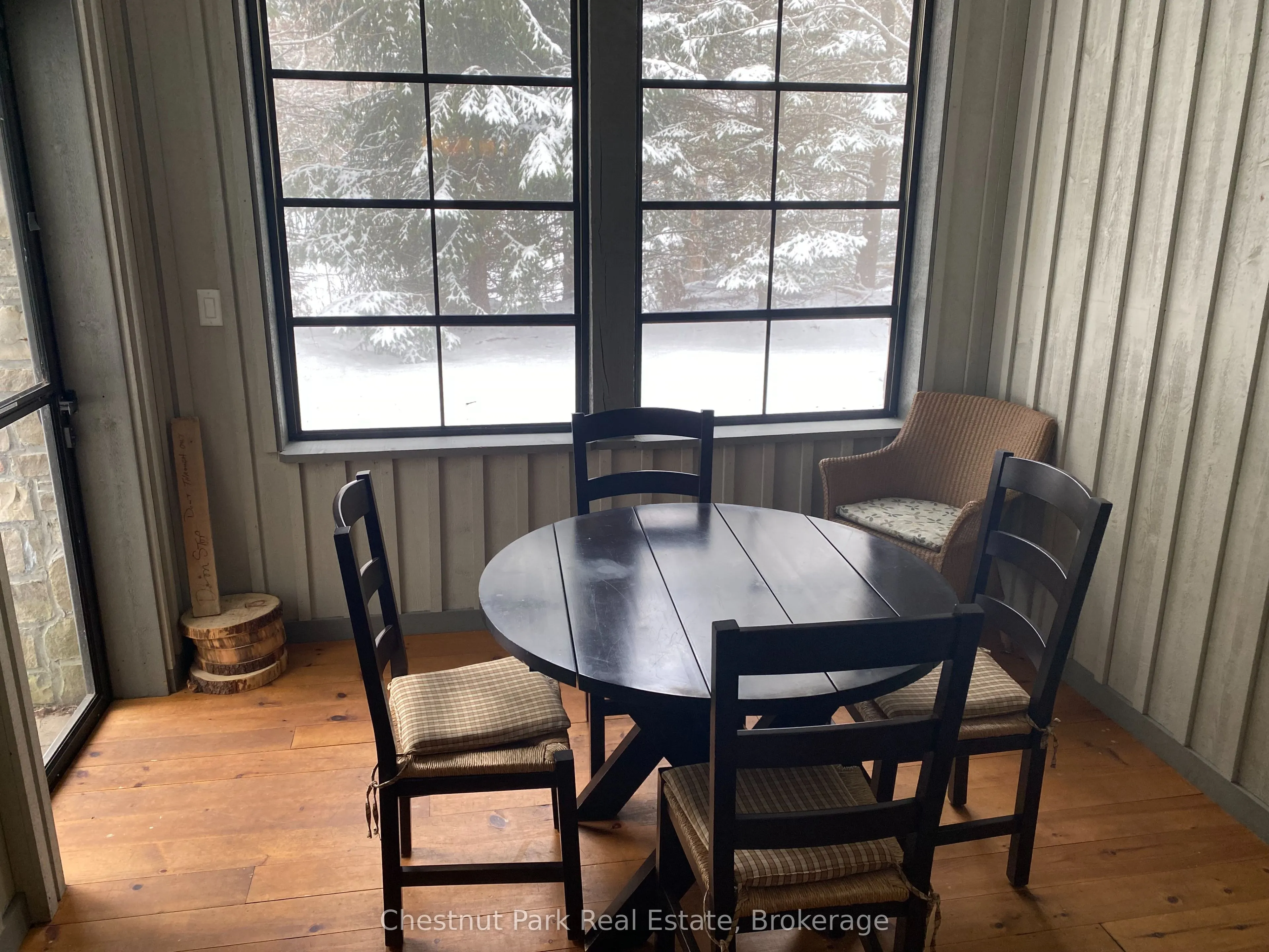 101 GLEN ABBEY Way #3