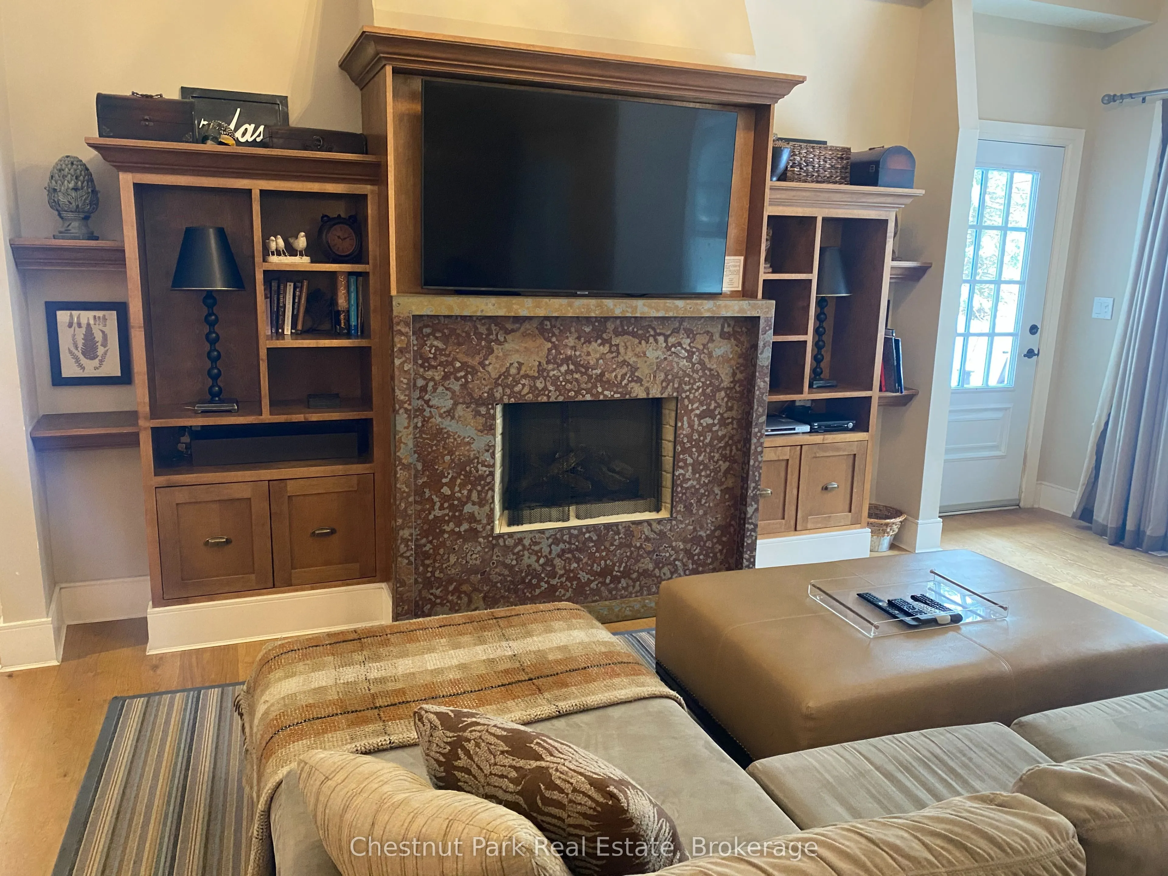 101 GLEN ABBEY Way #3