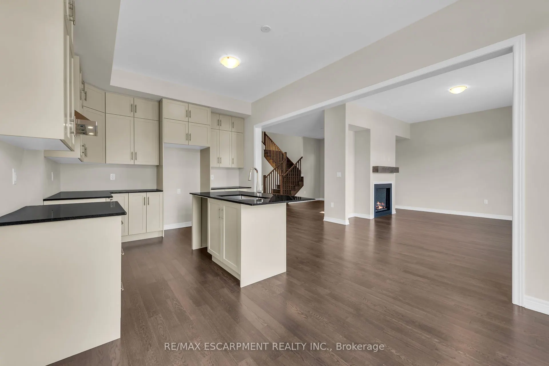 67 Starfire Crescent