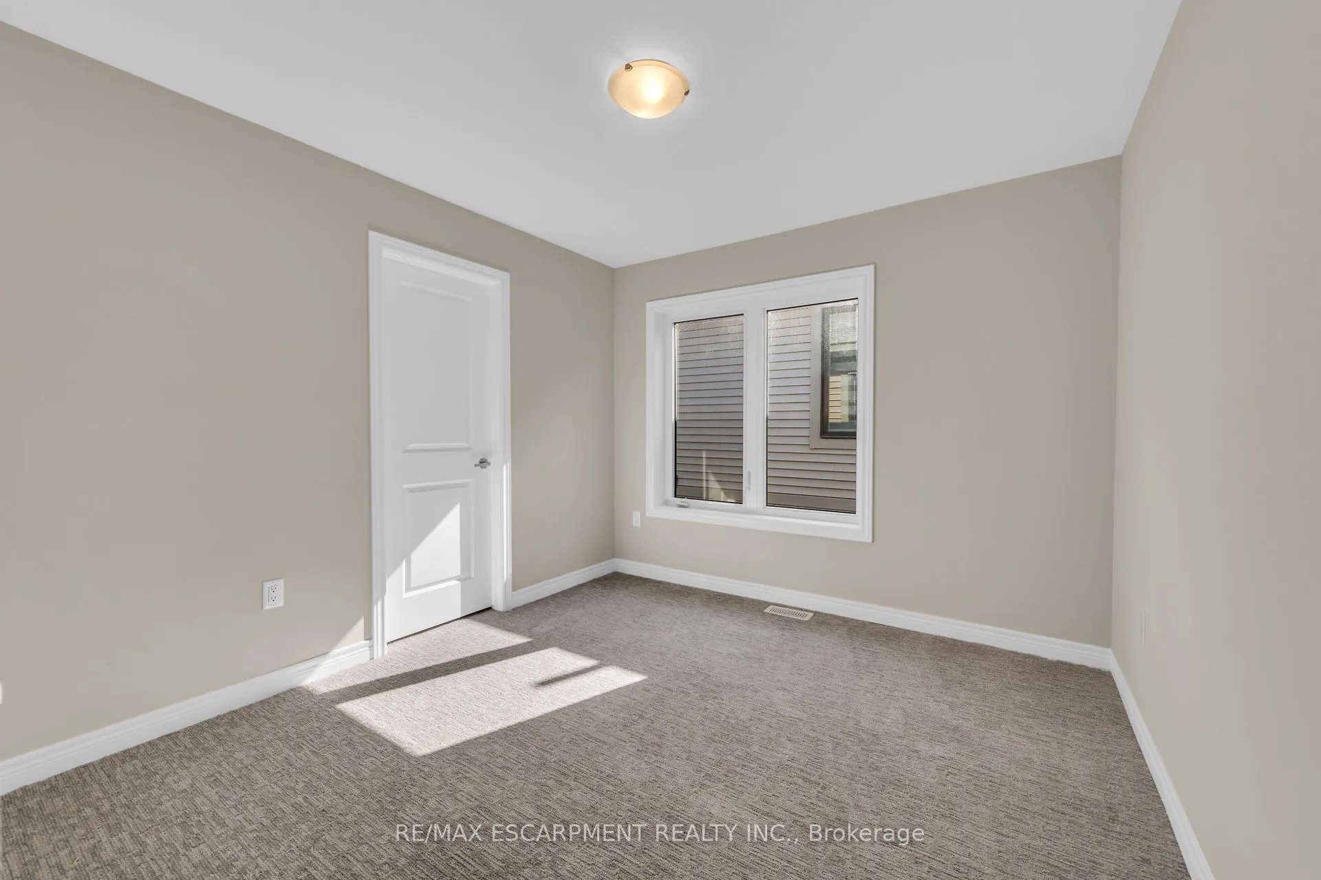 67 Starfire Crescent
