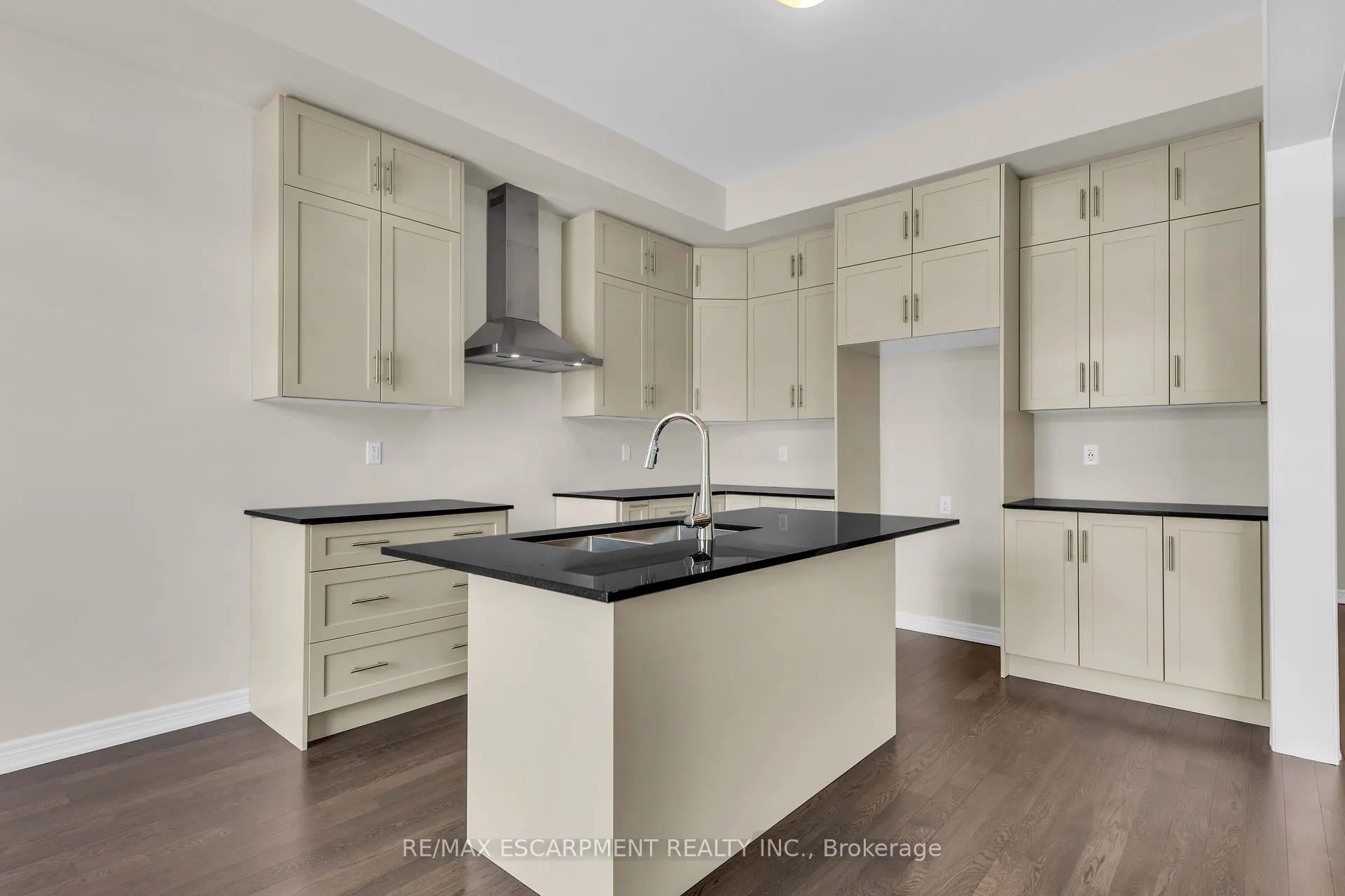 67 Starfire Crescent