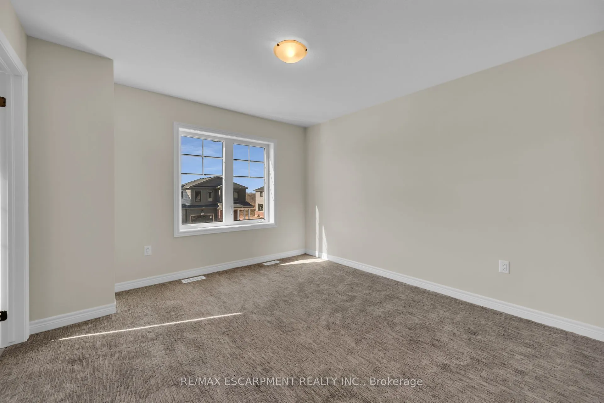 67 Starfire Crescent
