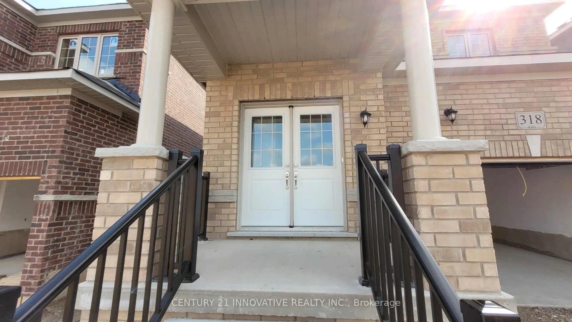 318 Russell Street