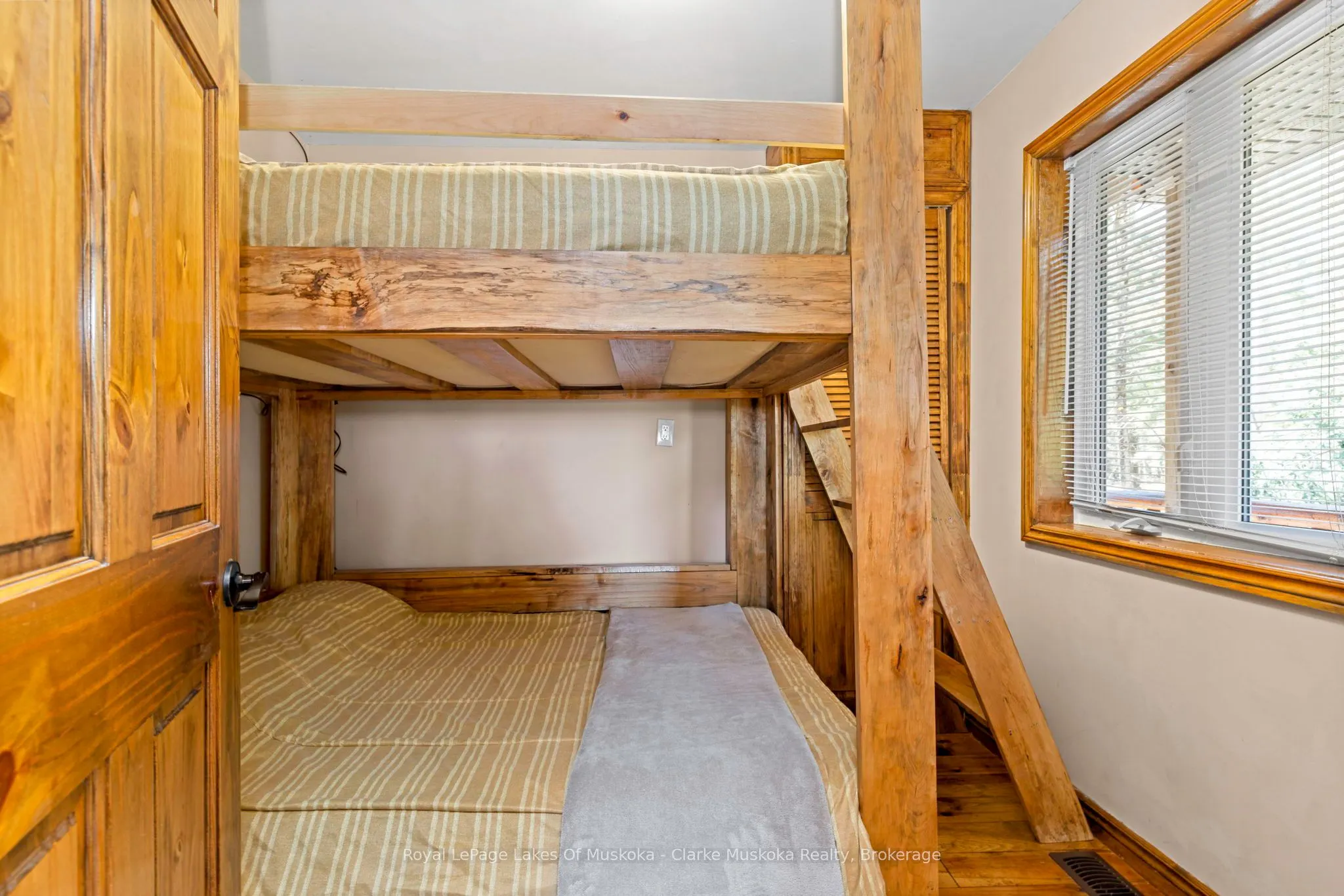 1041 Summit Road, #1