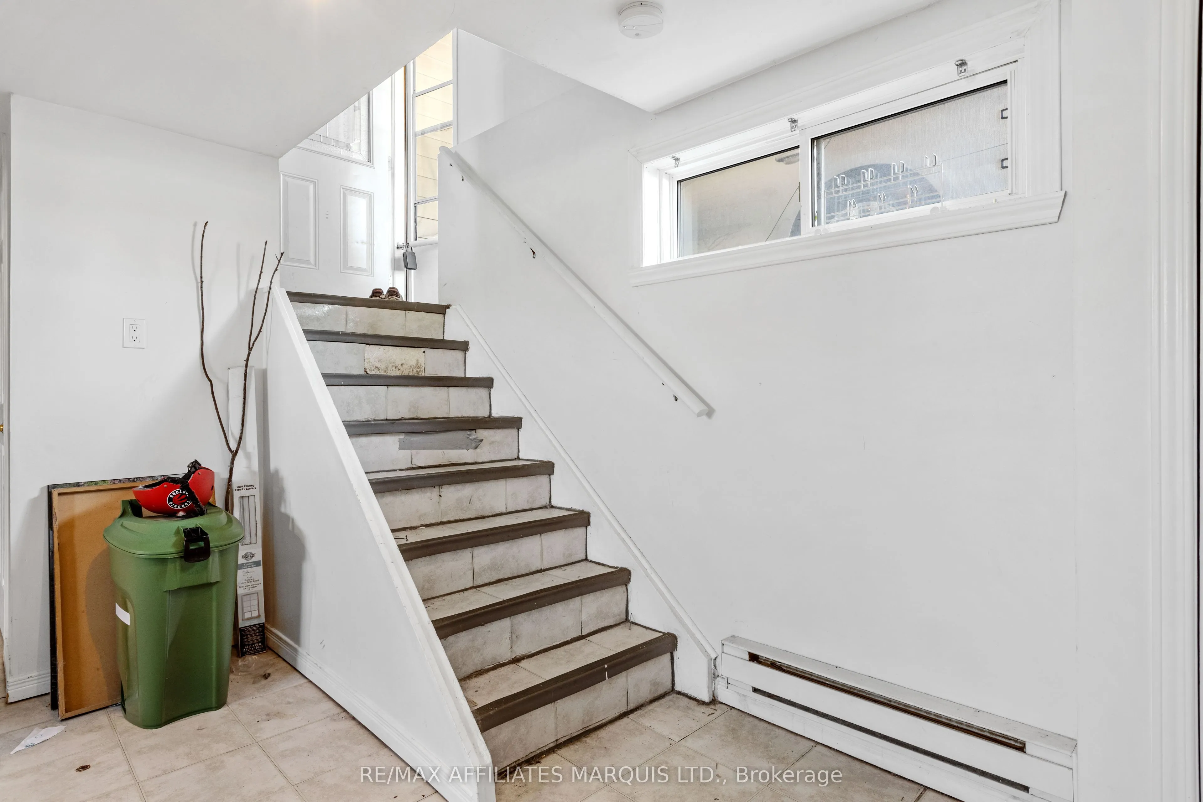 1409 SECOND Street E