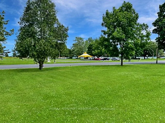 00 Gibson Lane