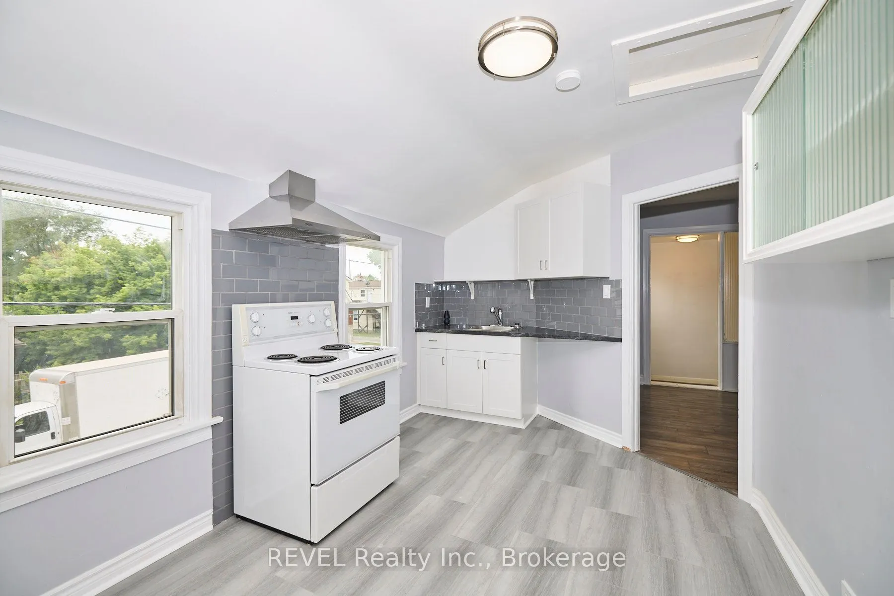 43 COSBY Avenue