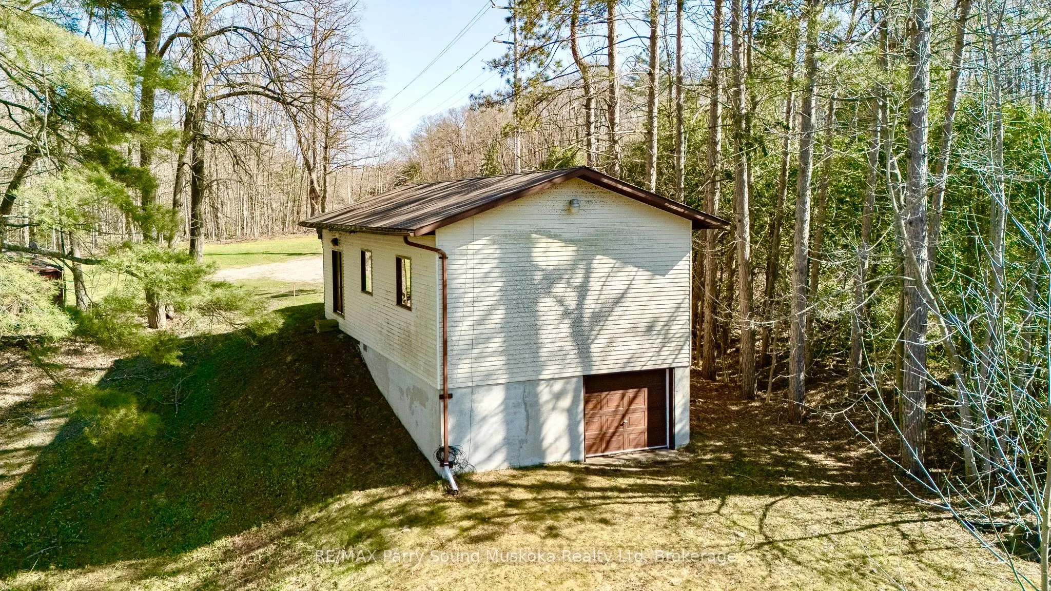 1932A Lake Joseph Road