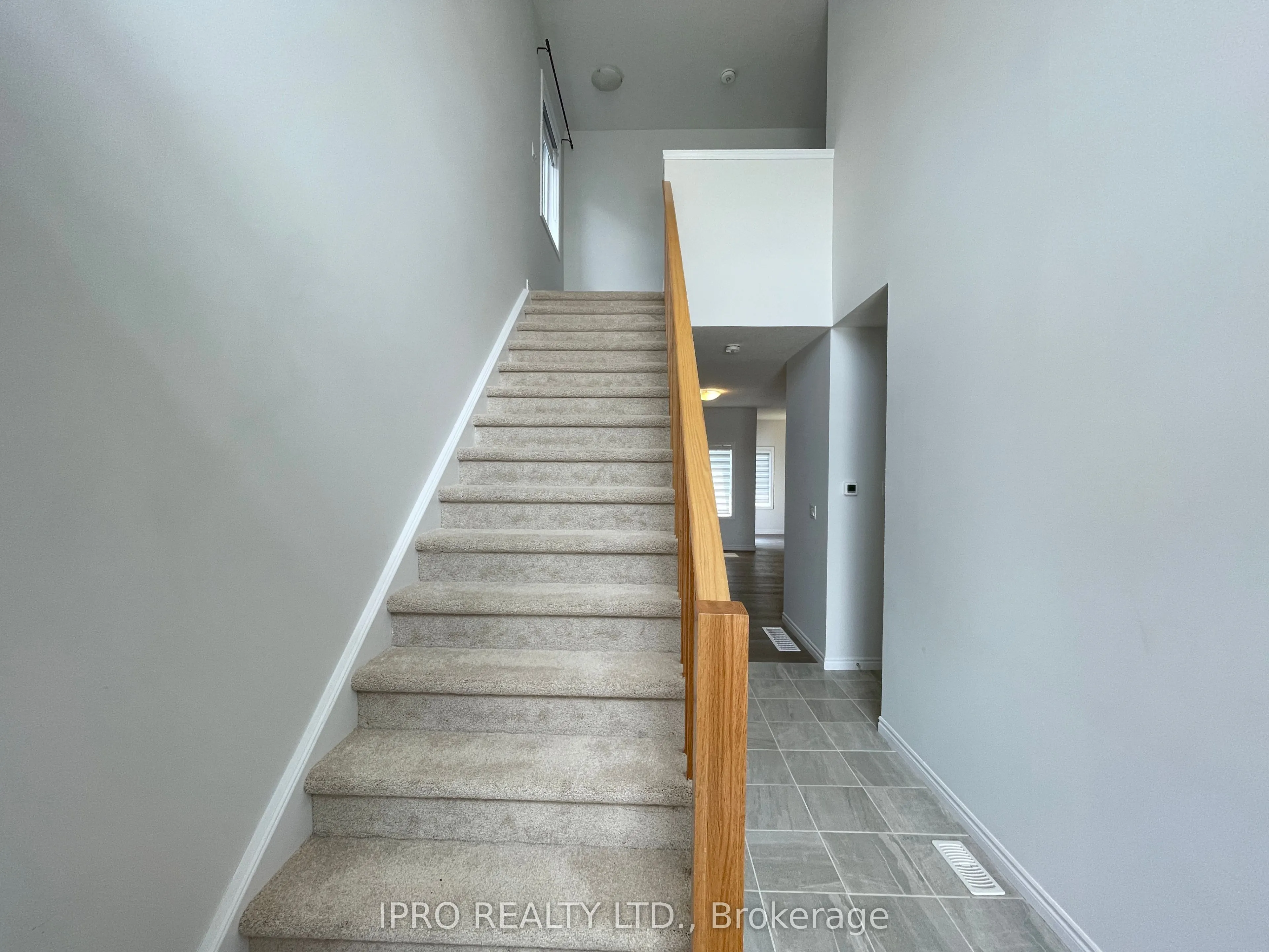 516 Doonwoods Crescent W