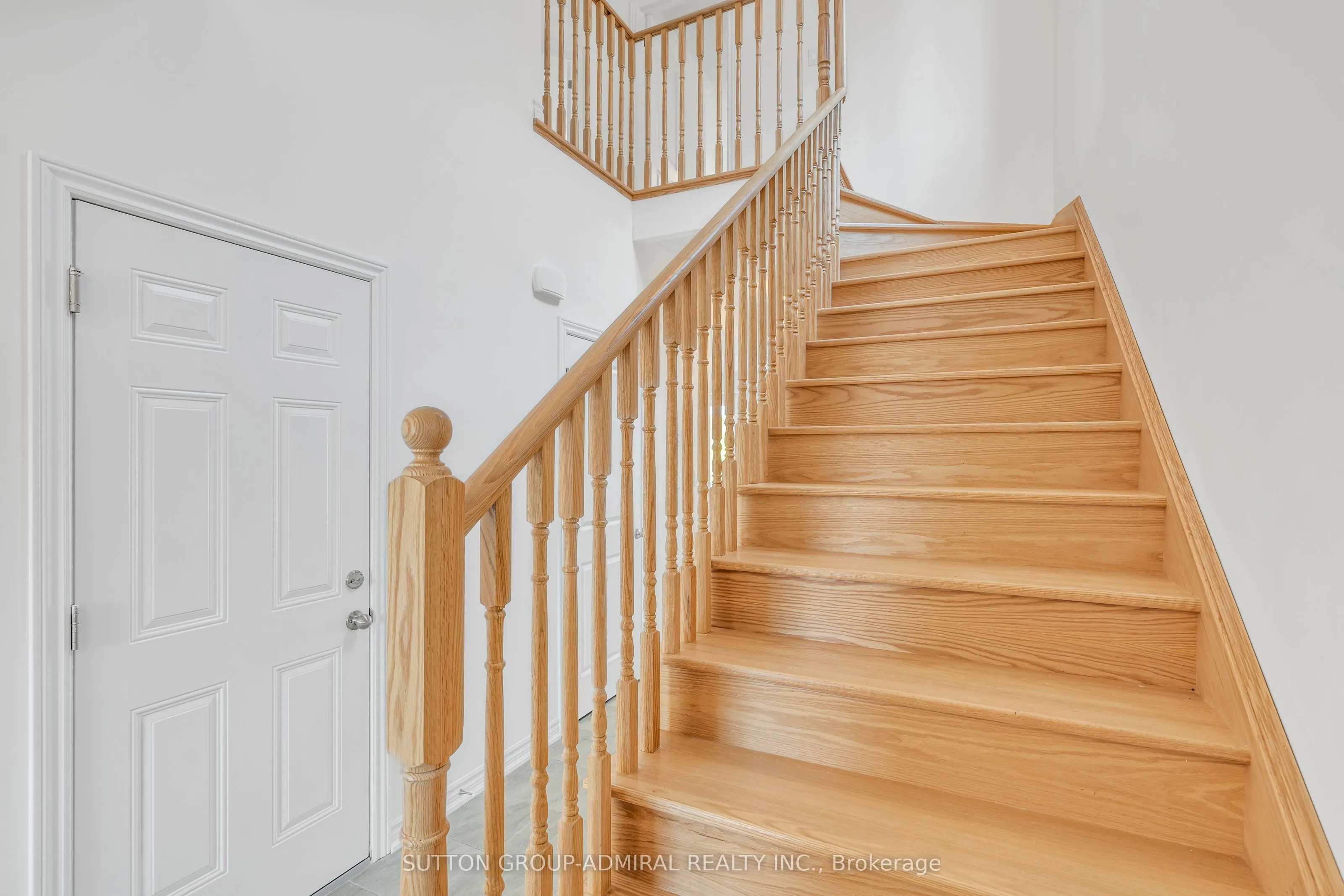 32 Hillcroft Way