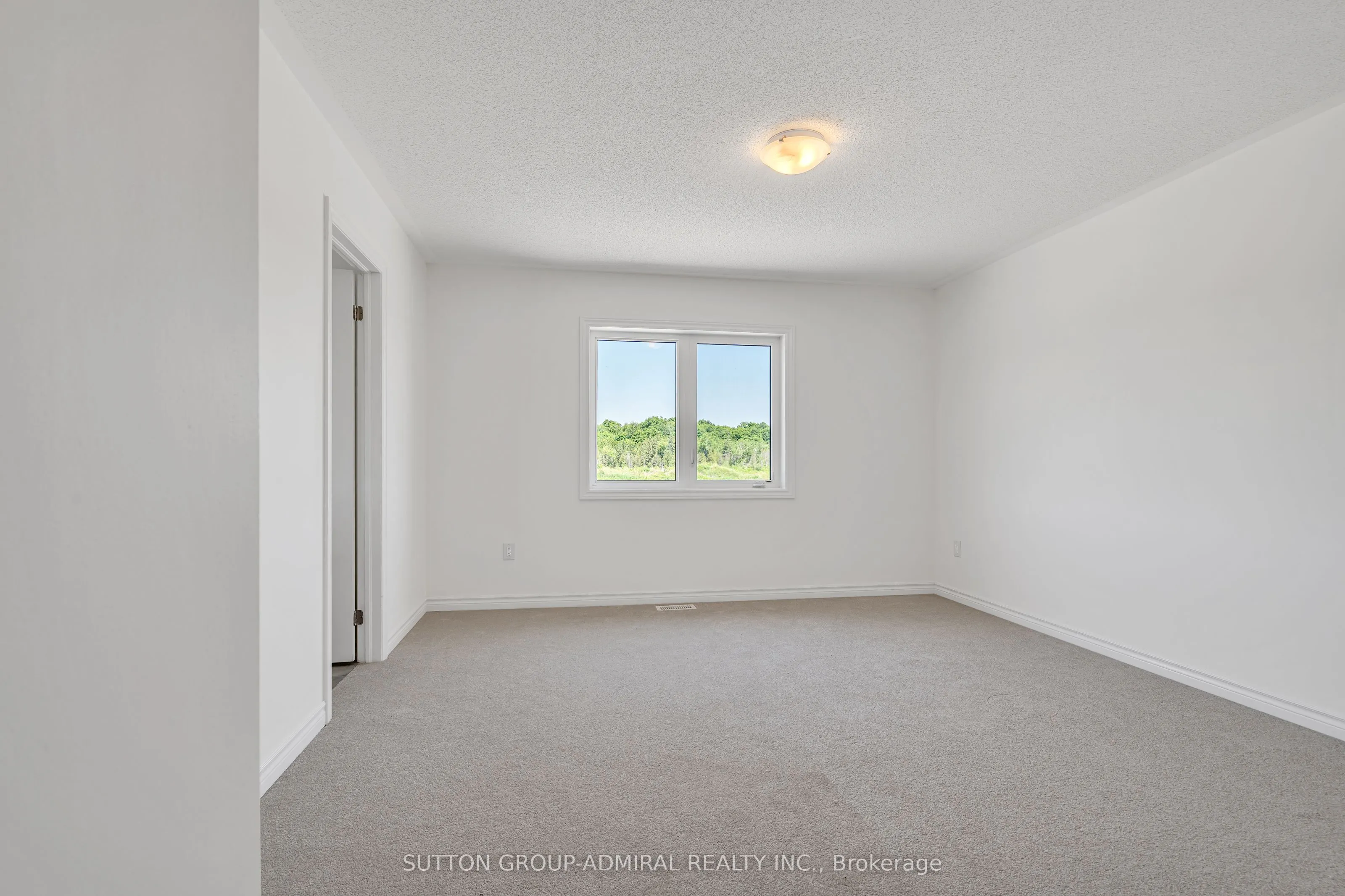 32 Hillcroft Way