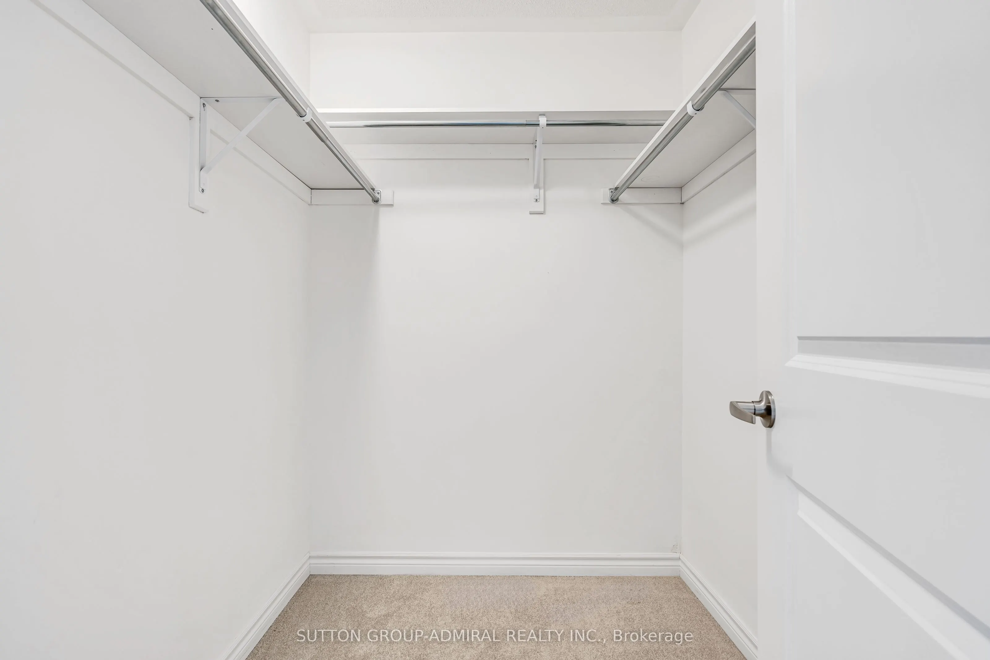 32 Hillcroft Way