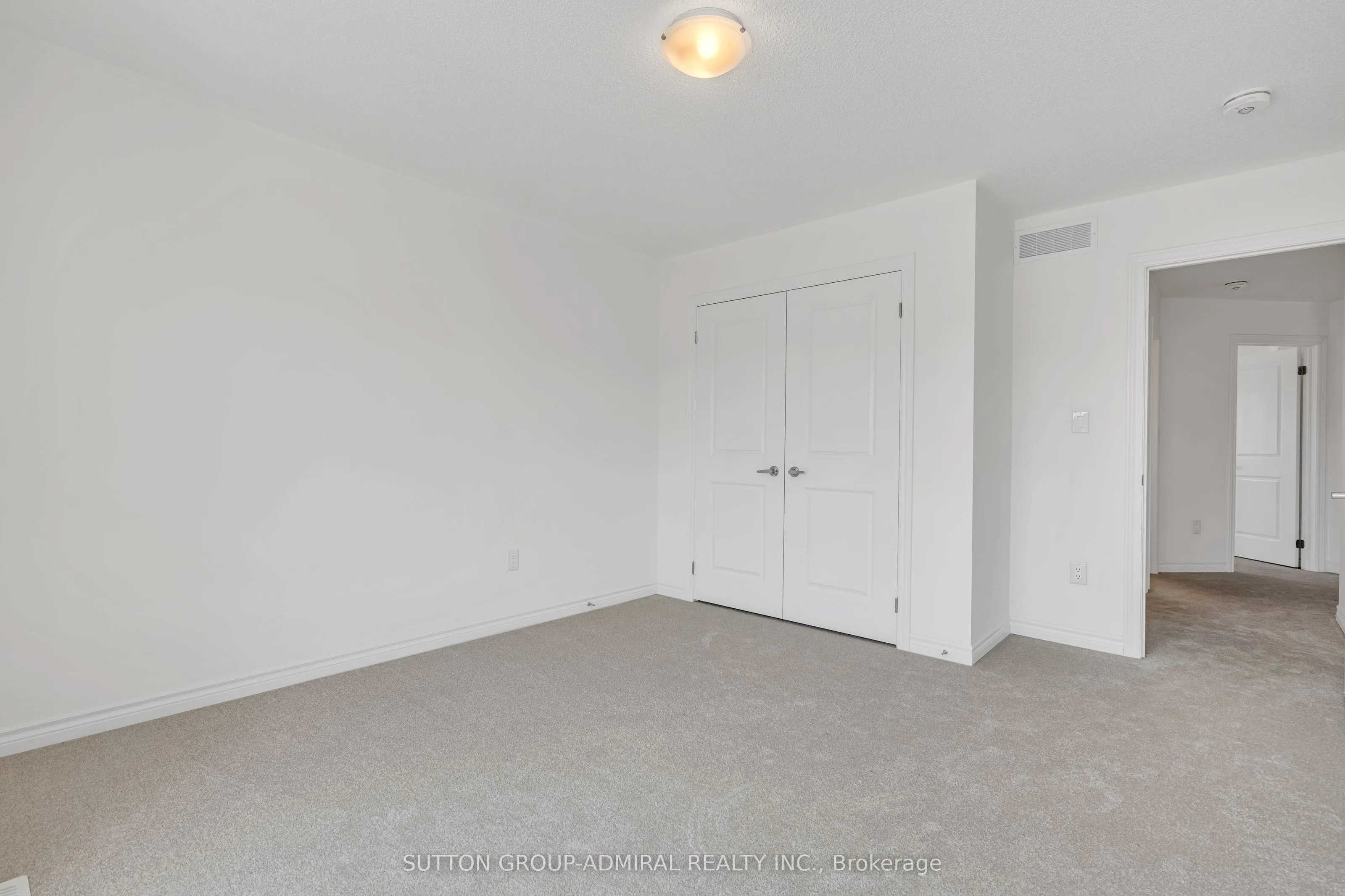 32 Hillcroft Way