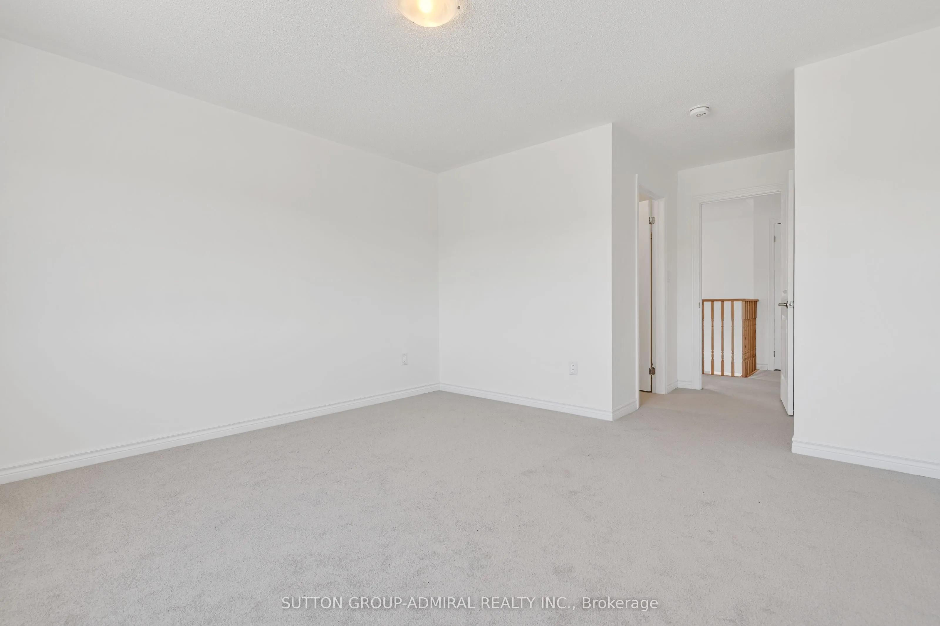 32 Hillcroft Way