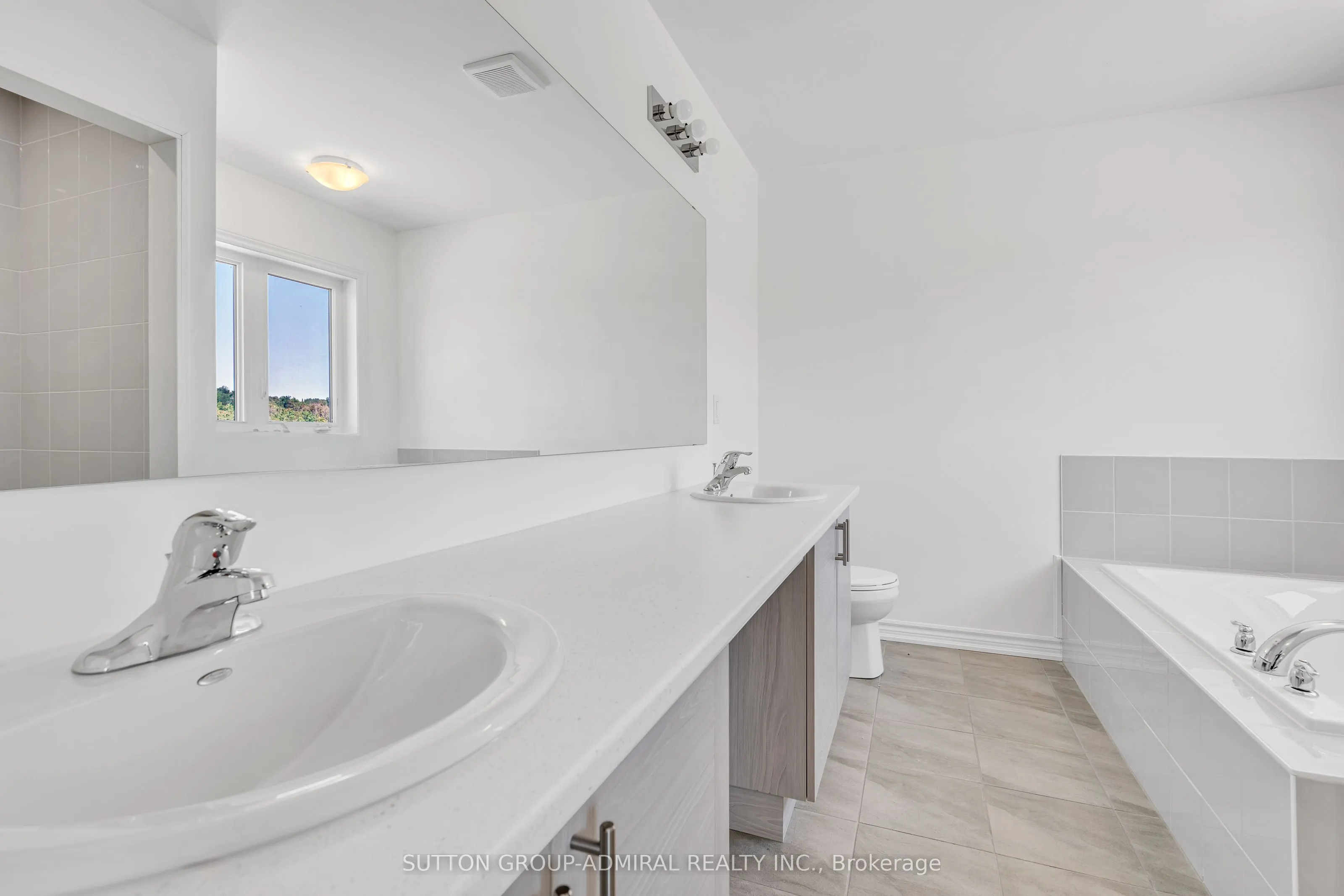 32 Hillcroft Way