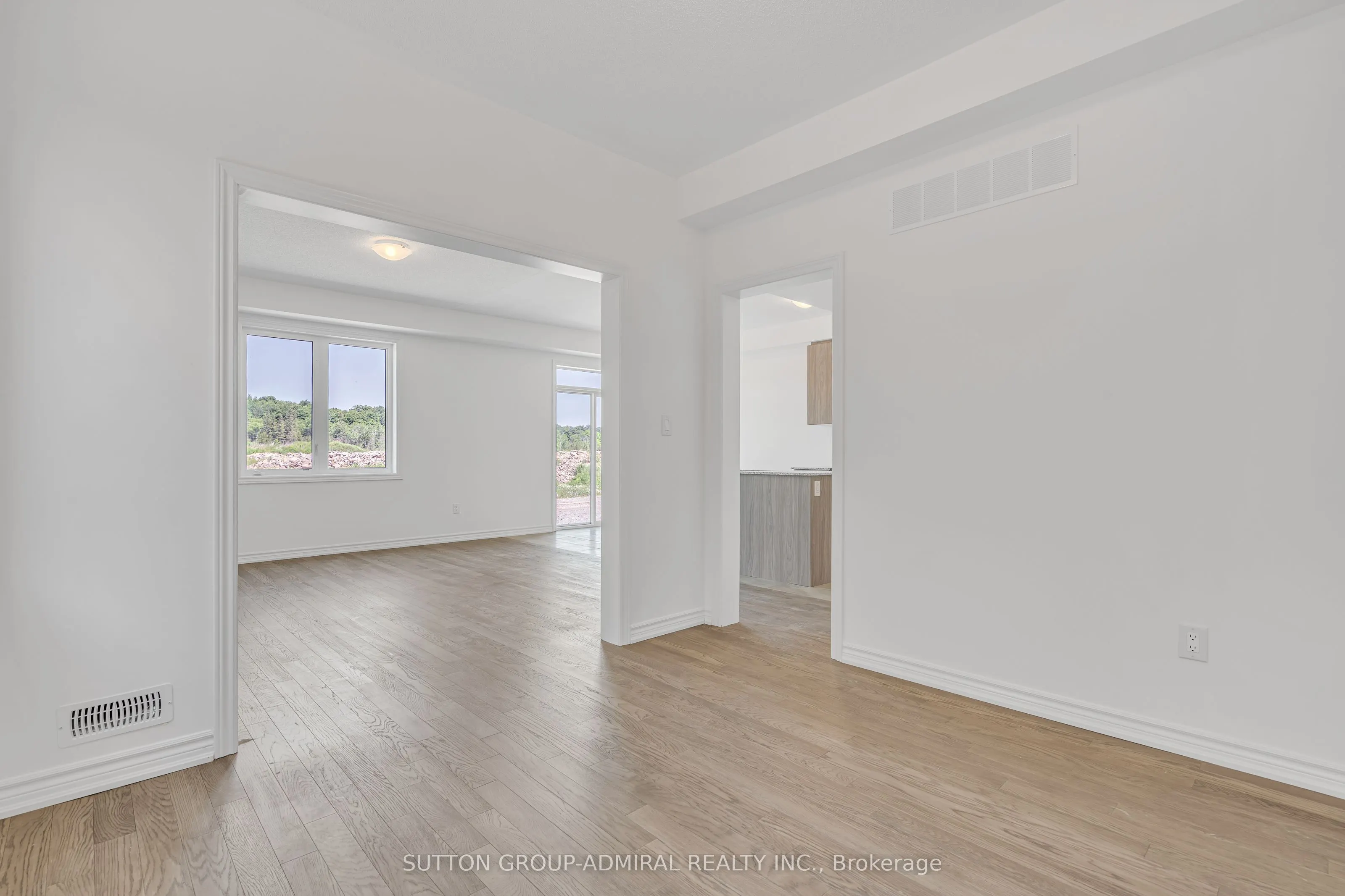 32 Hillcroft Way