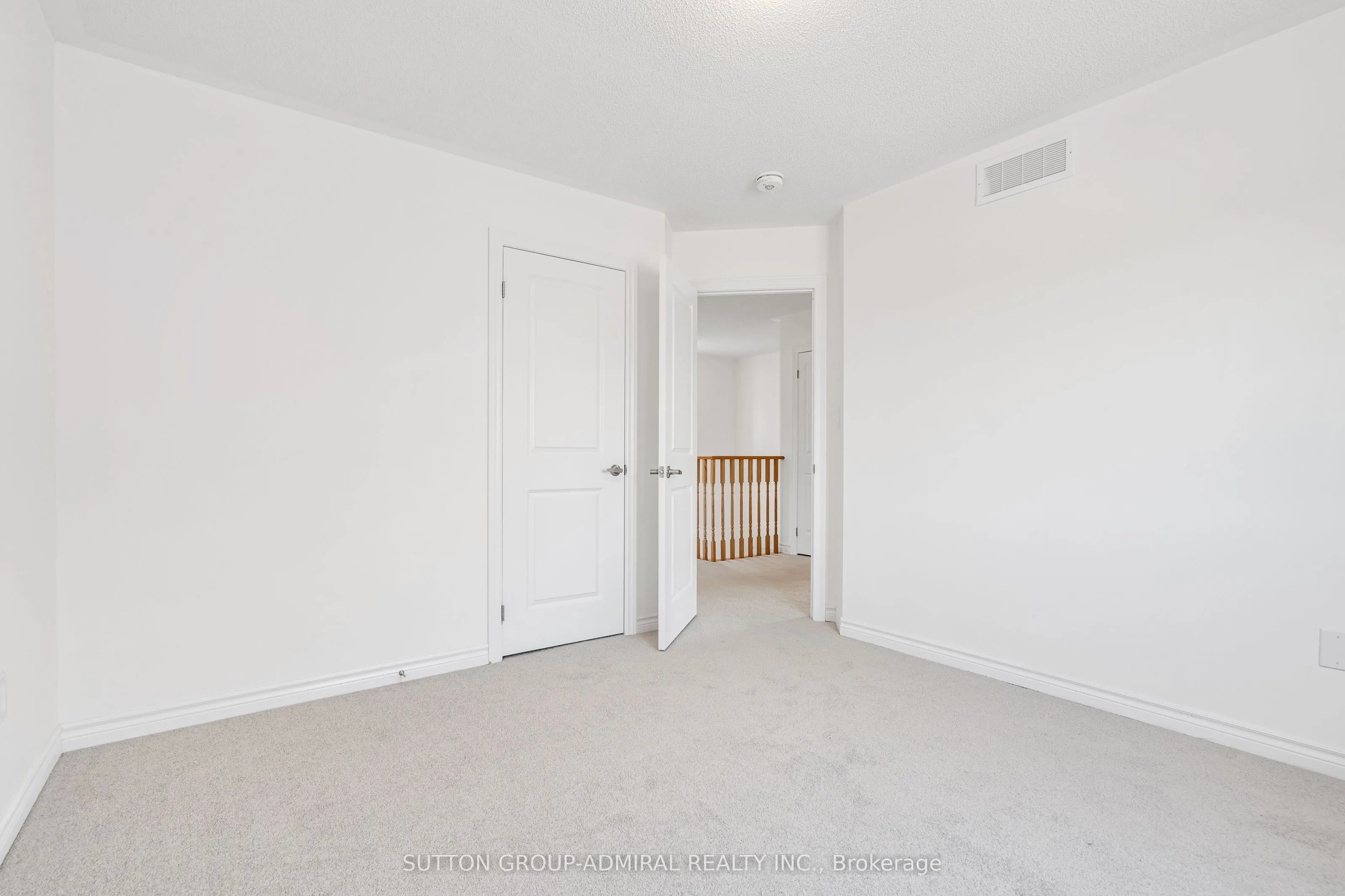 32 Hillcroft Way