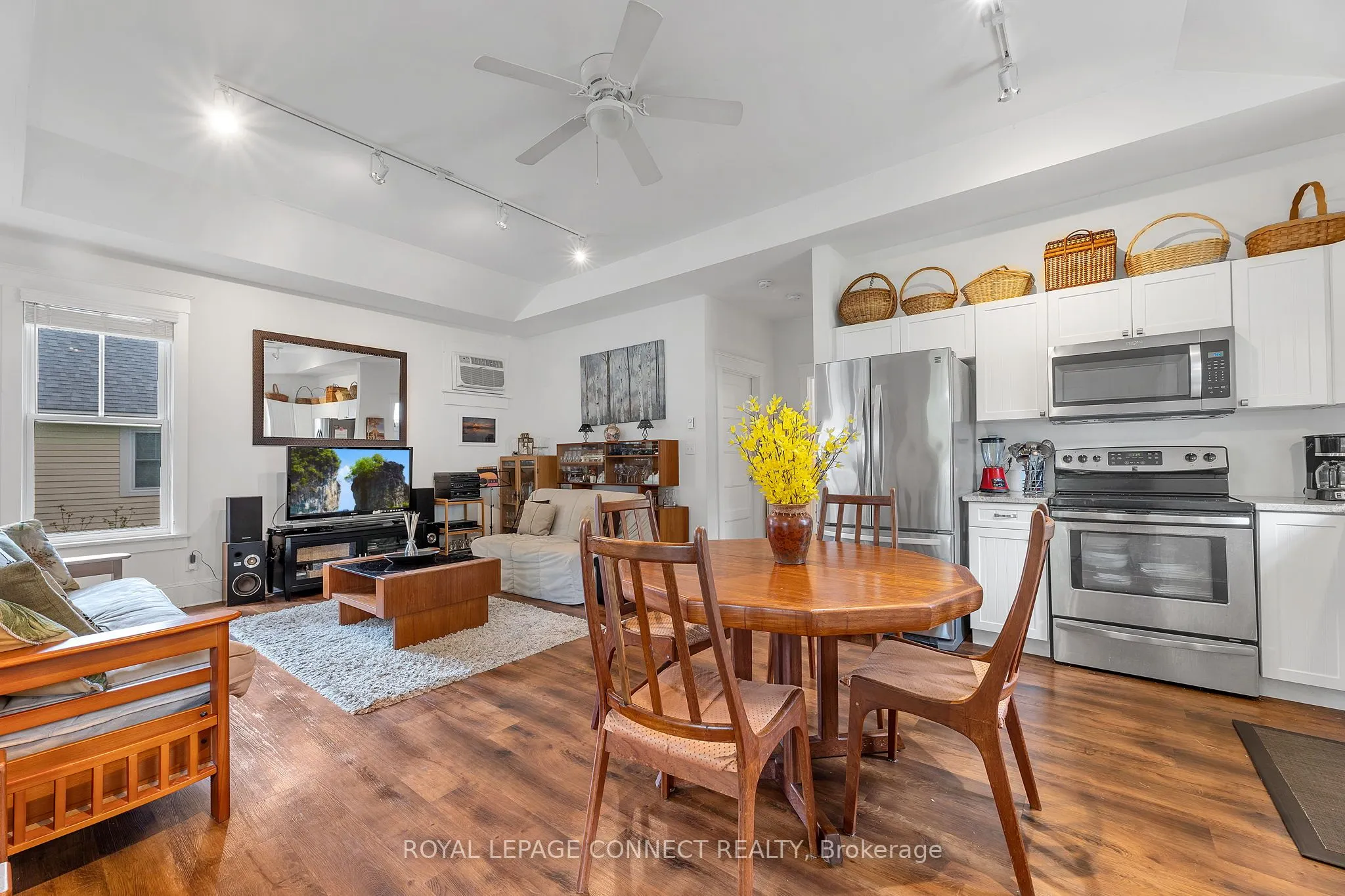 7 Hollow Lane E, #217