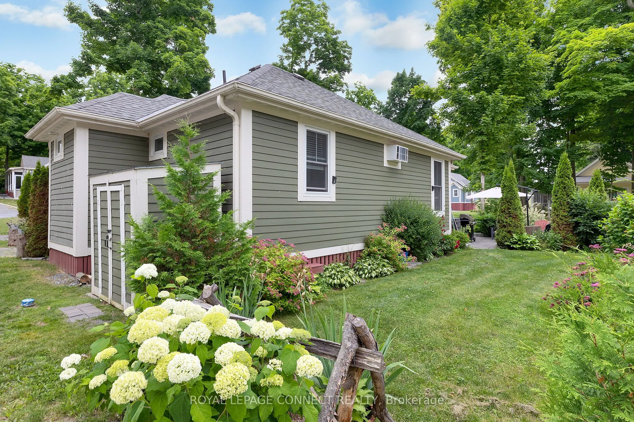 7 Hollow Lane E, #217
