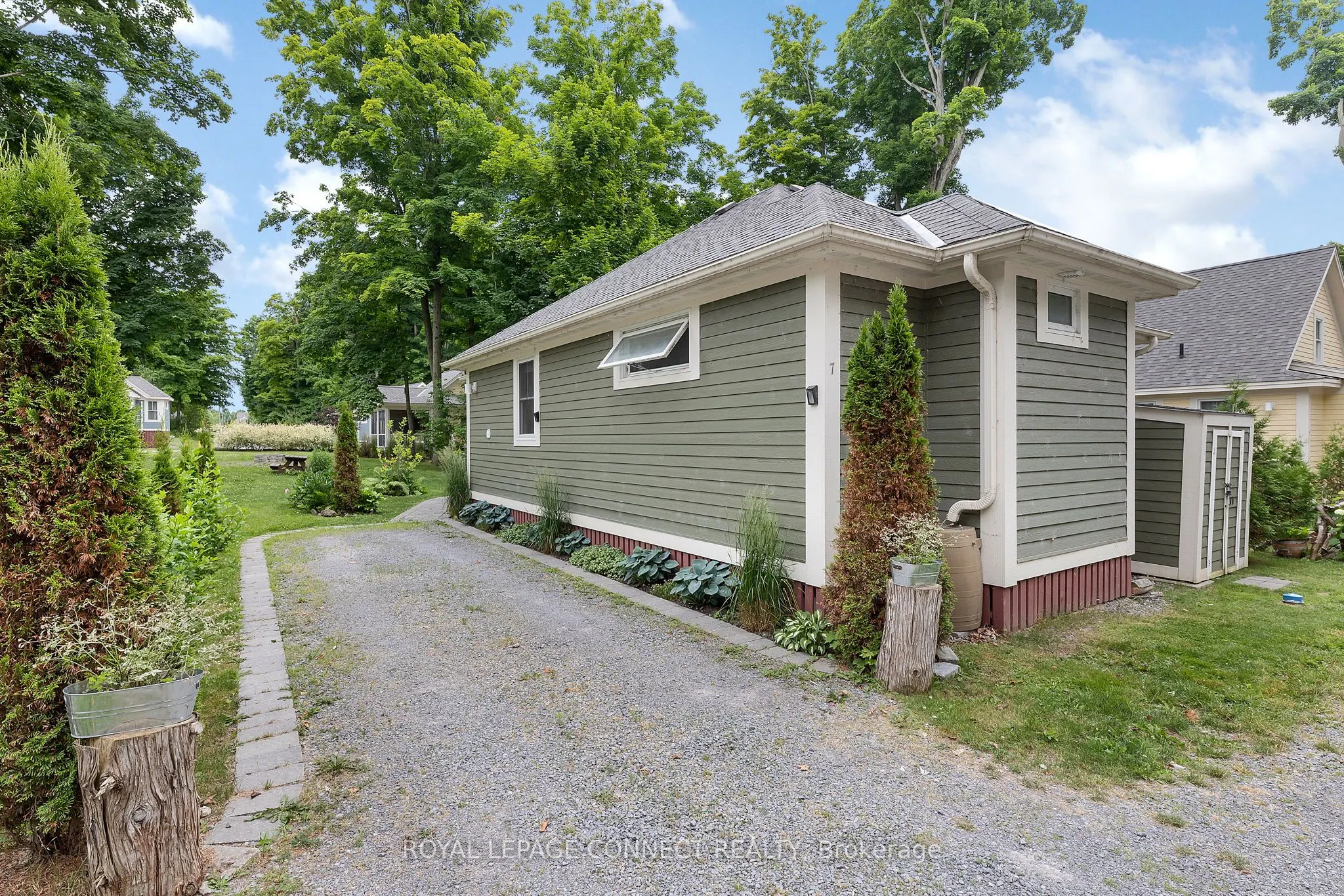 7 Hollow Lane E, #217