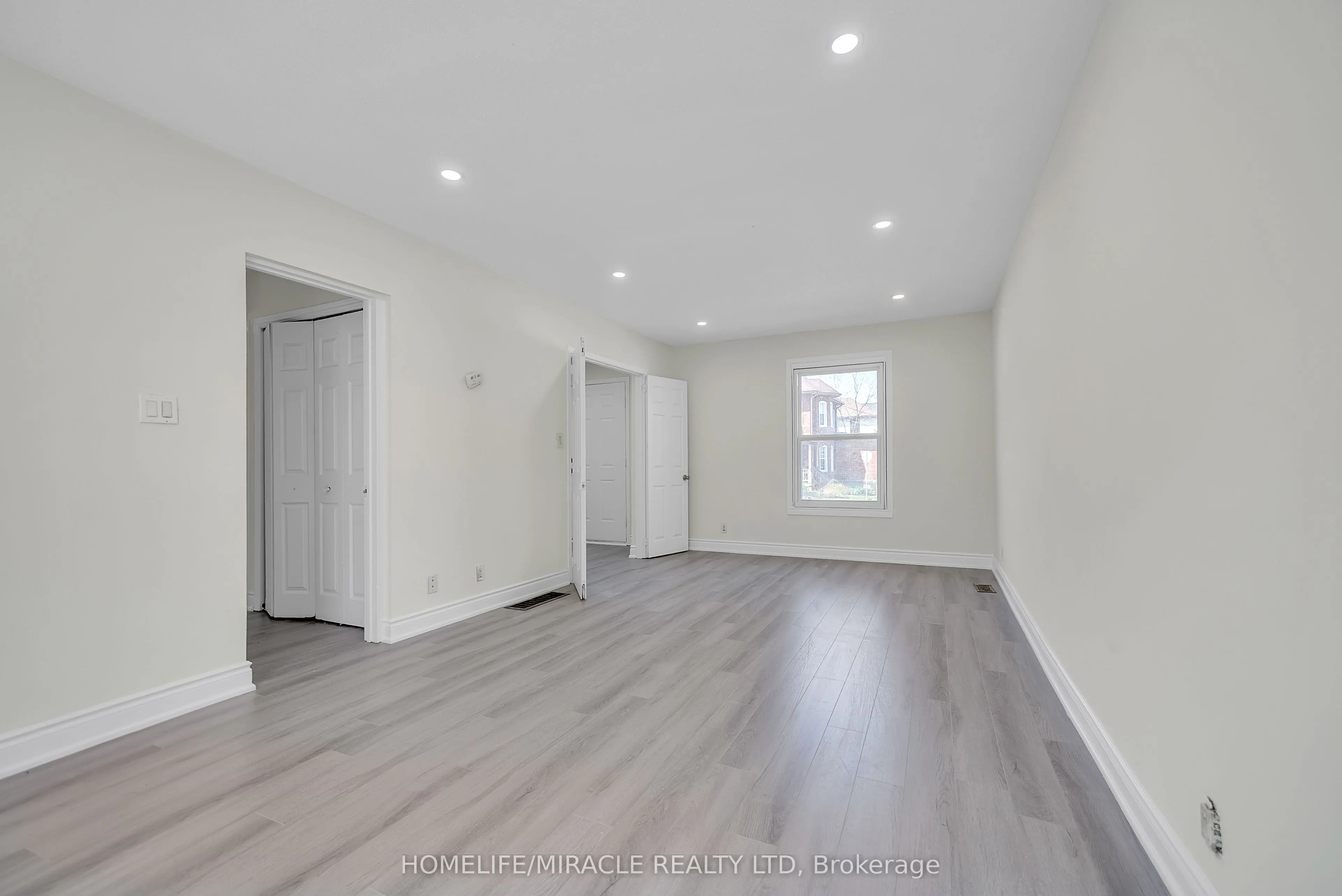35 Bridge Street W