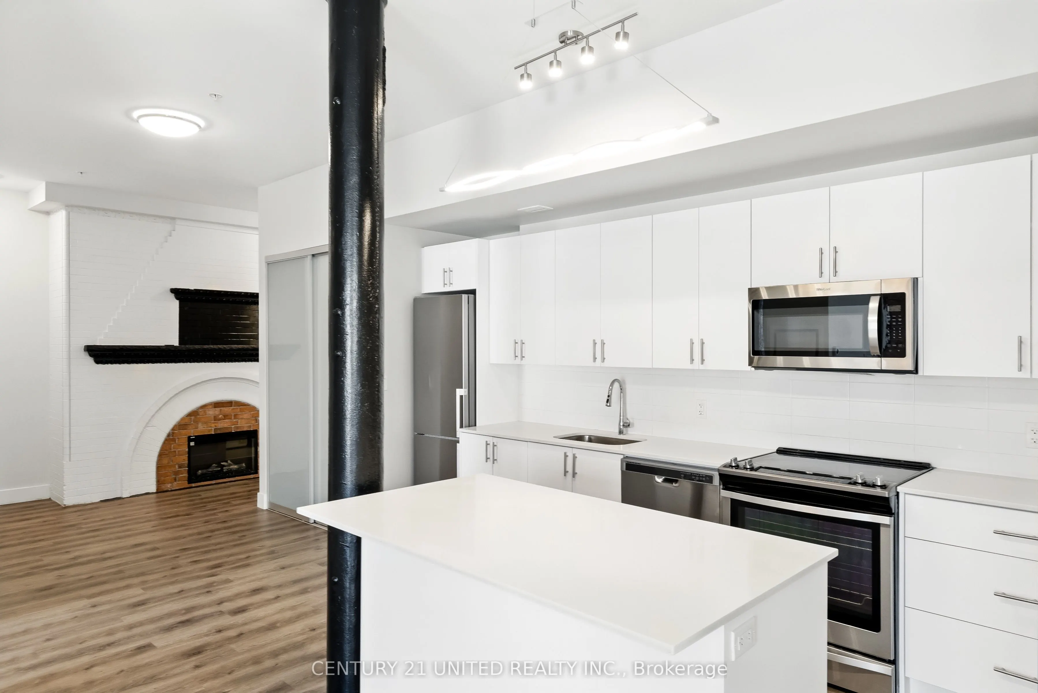 475 George Street N, #202