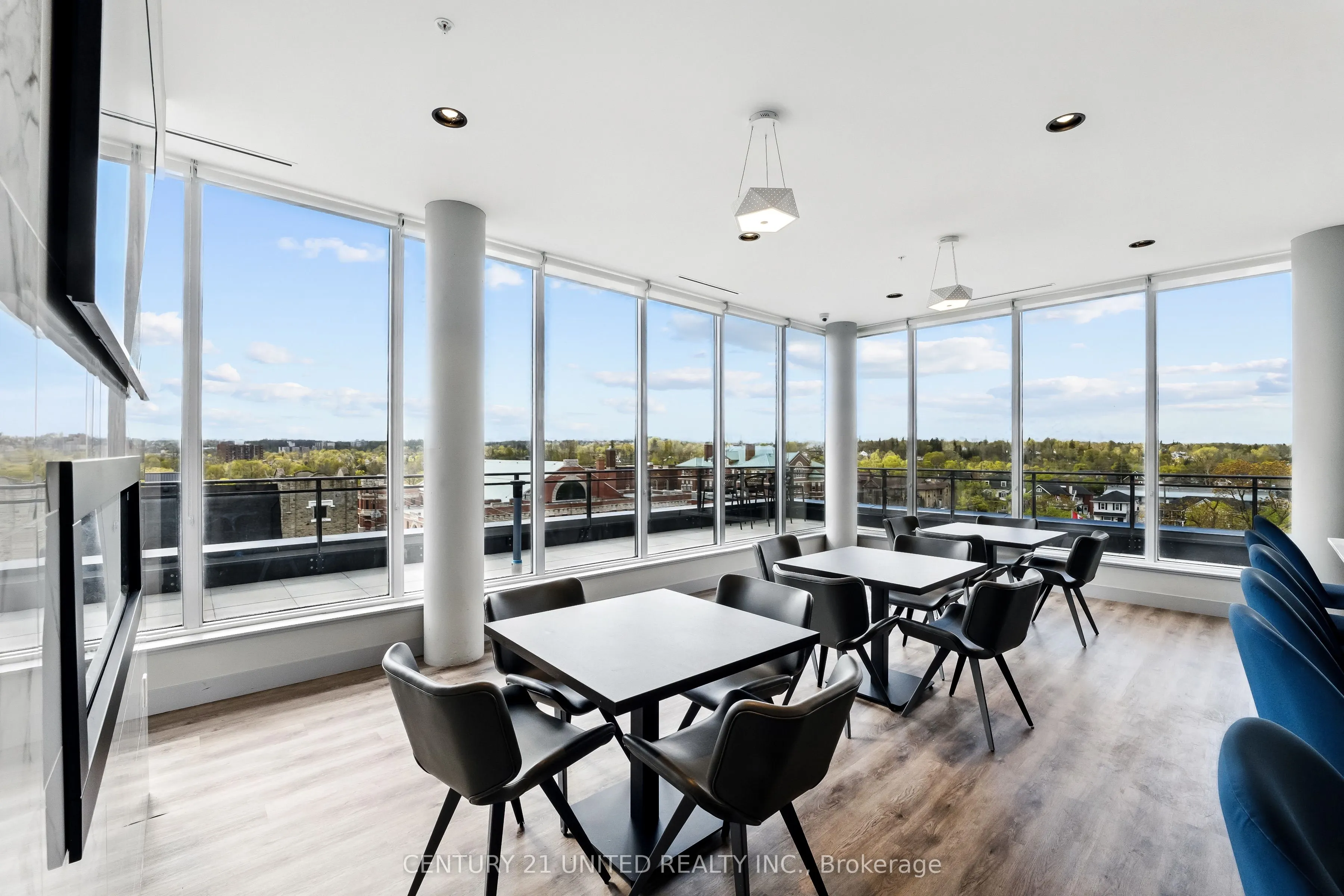 475 George Street N, #202