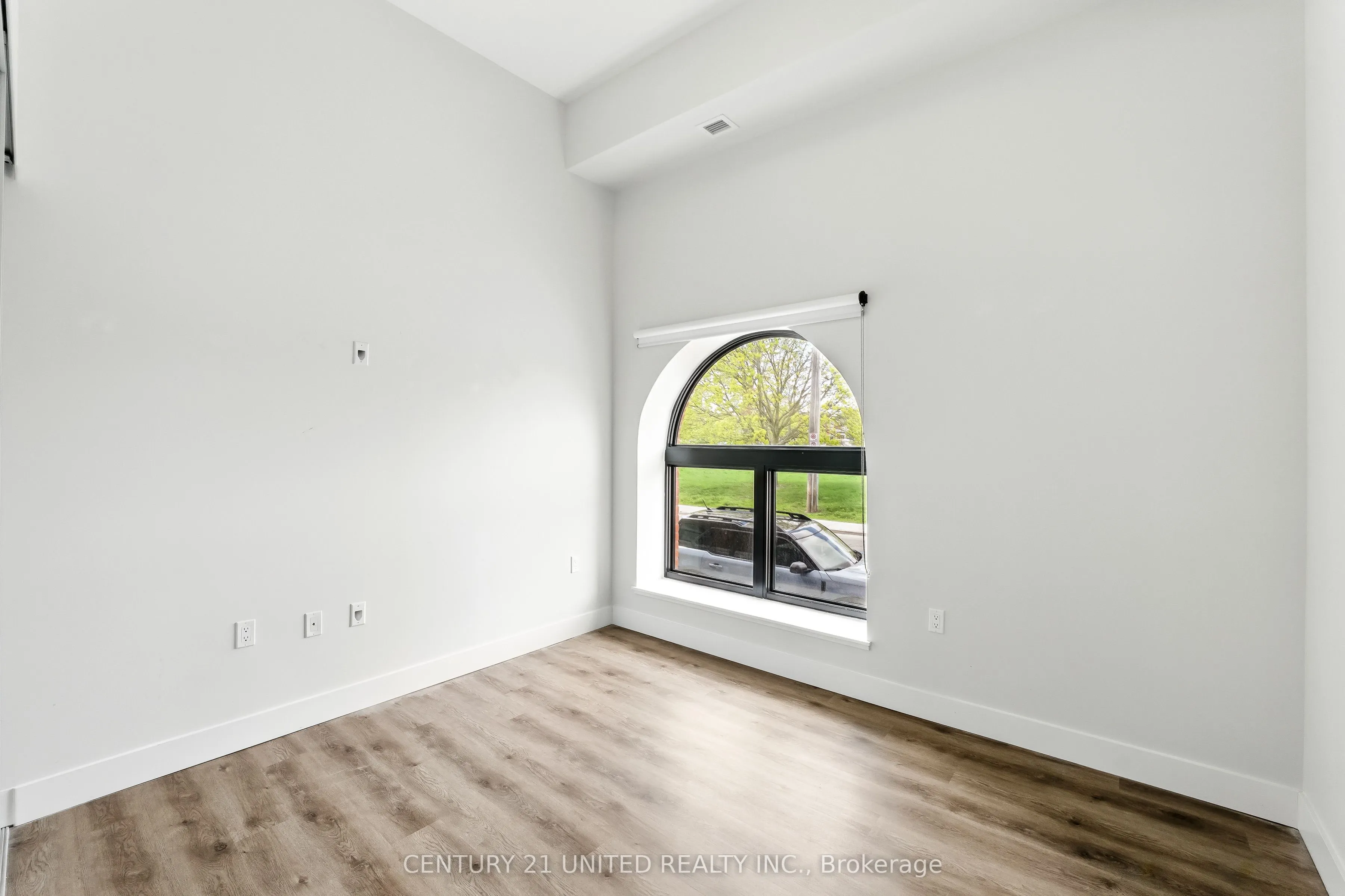475 George Street N, #202