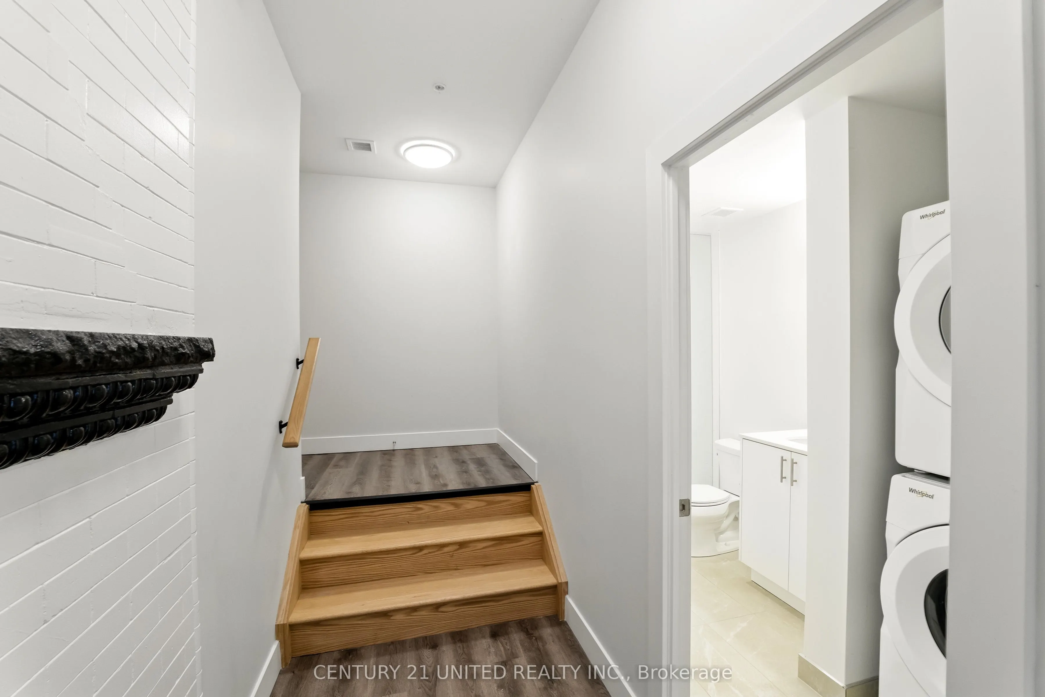 475 George Street N, #202