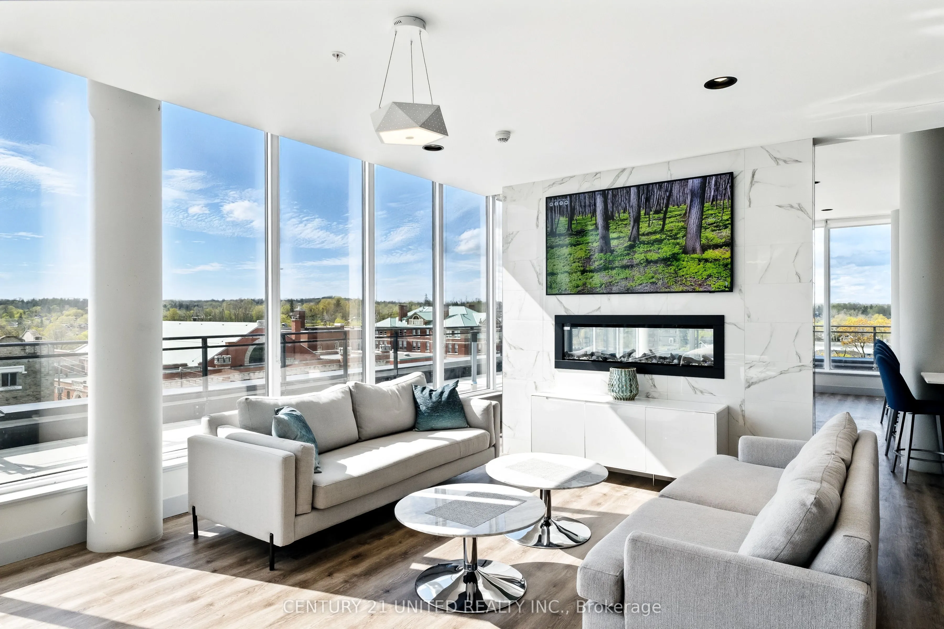 475 George Street N, #202