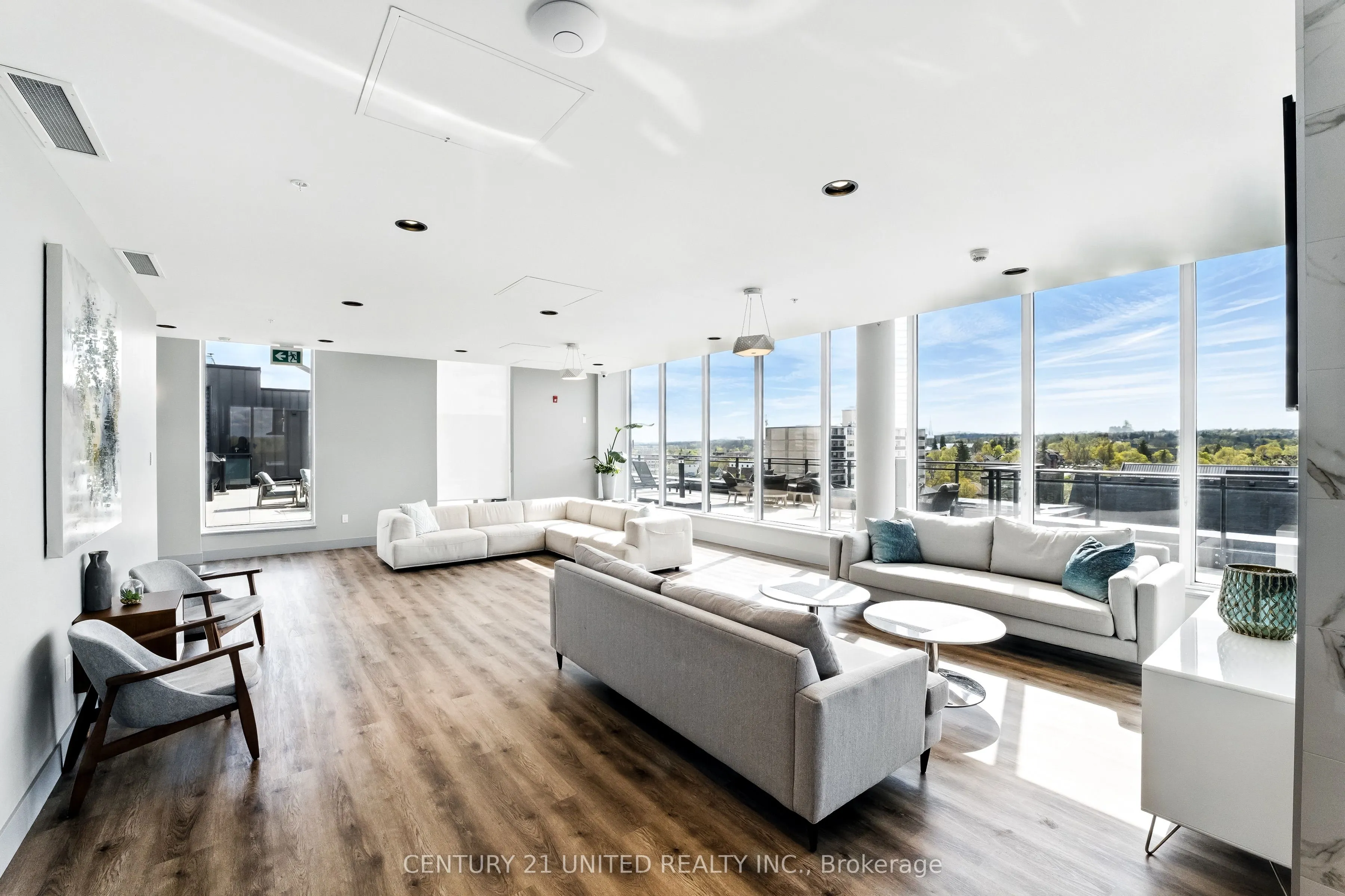 475 George Street N, #202
