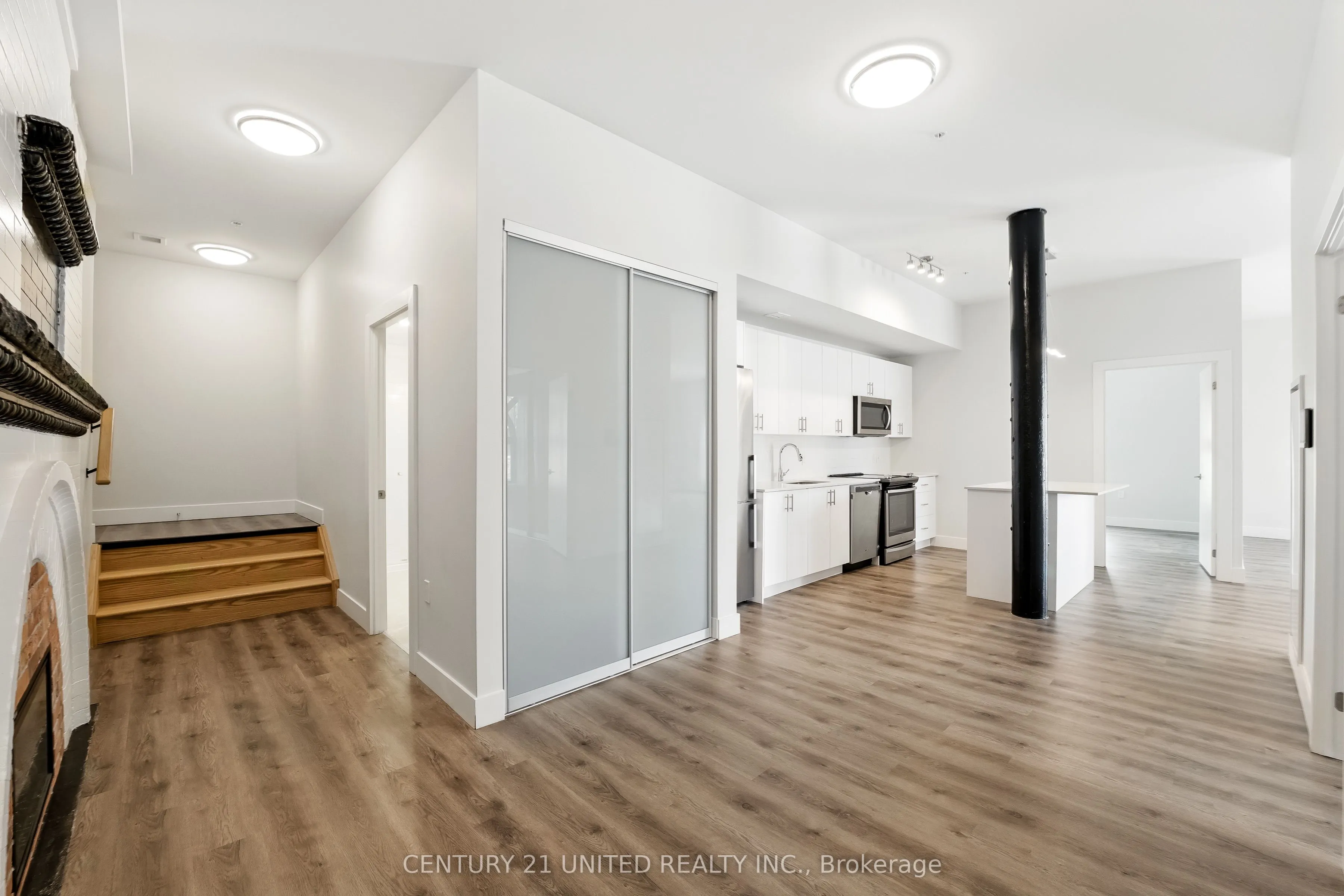 475 George Street N, #202