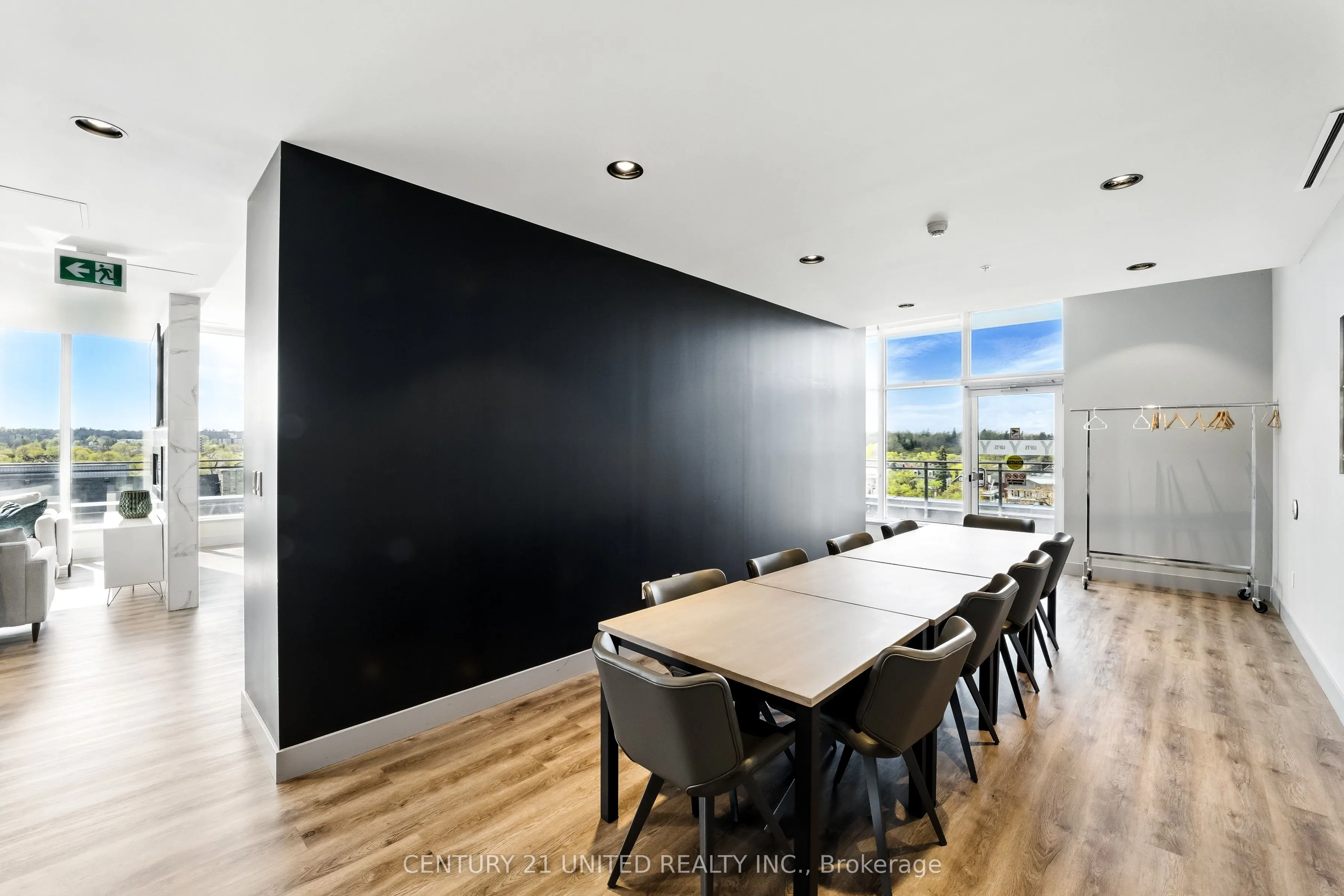475 George Street N, #202