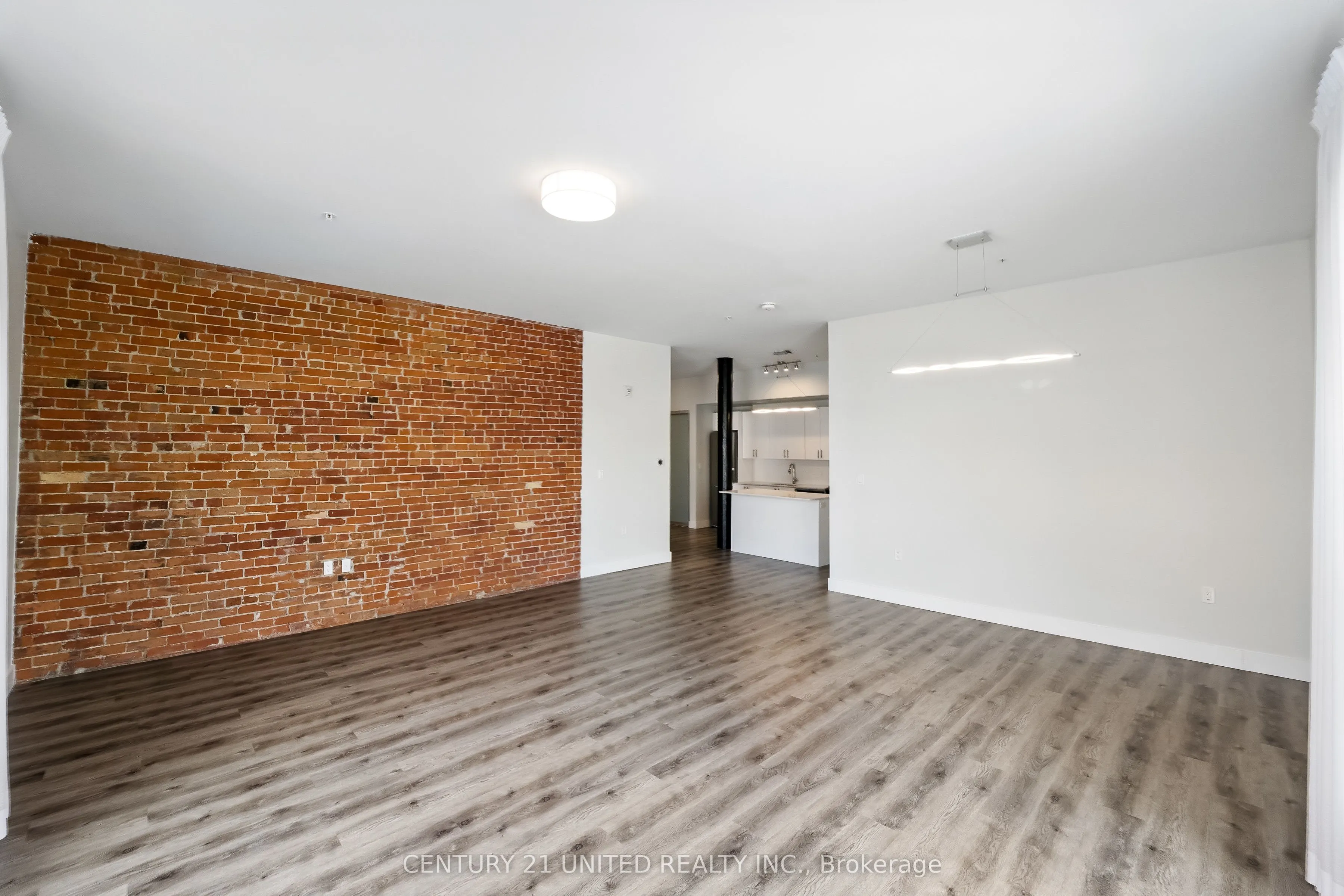 475 George Street N, #202