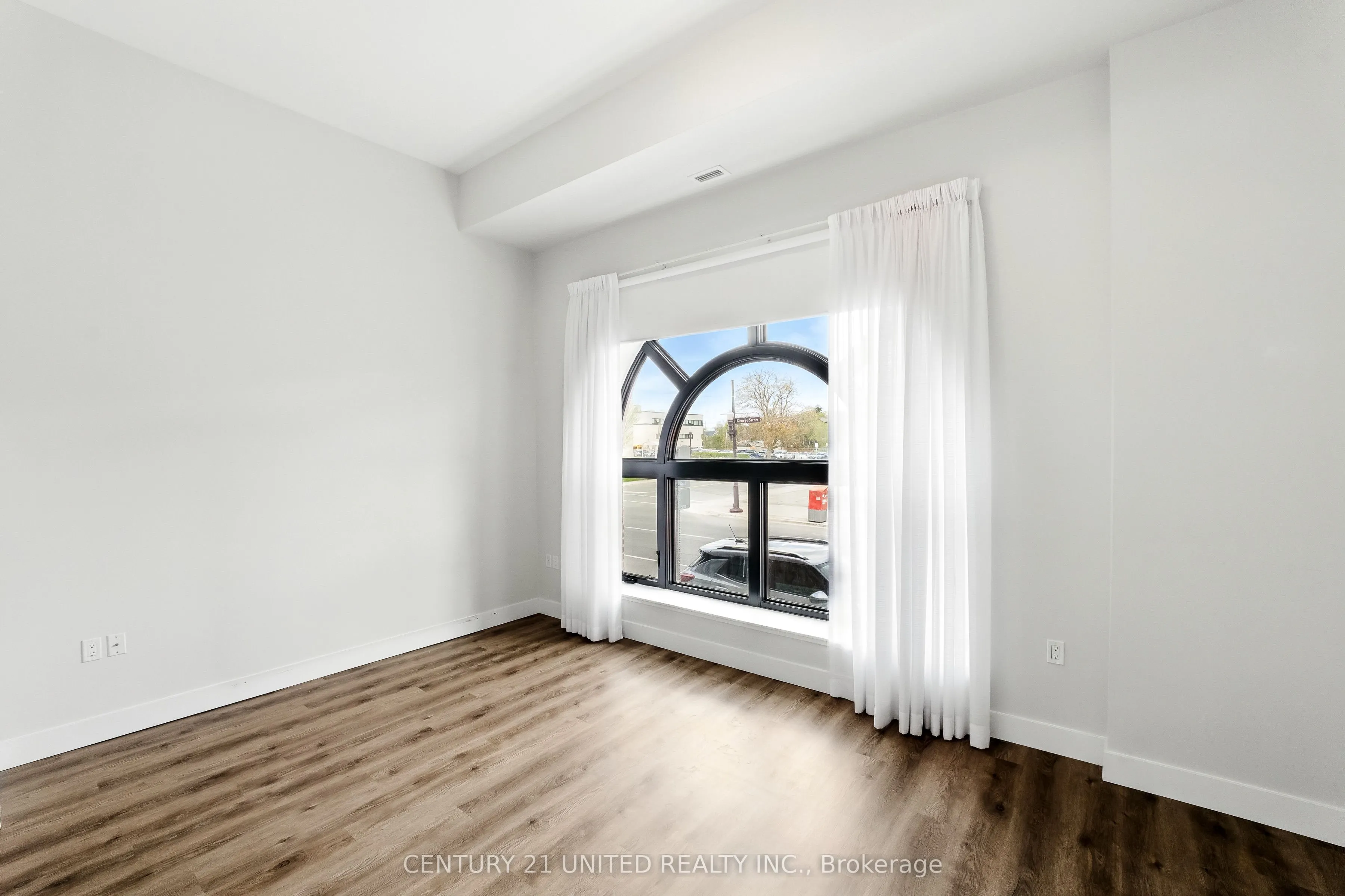 475 George Street N, #202