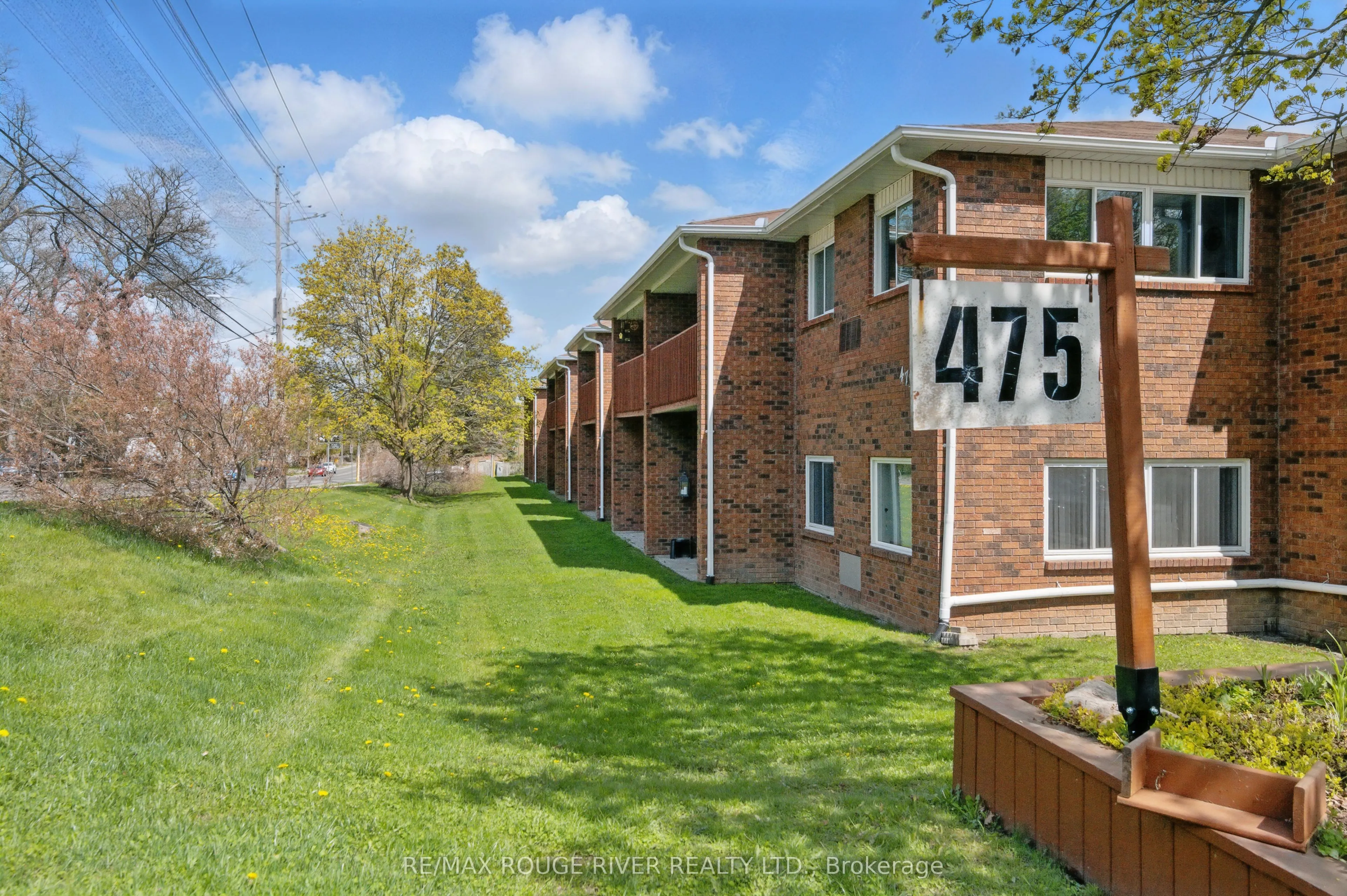 475 Parkhill Road W, #222