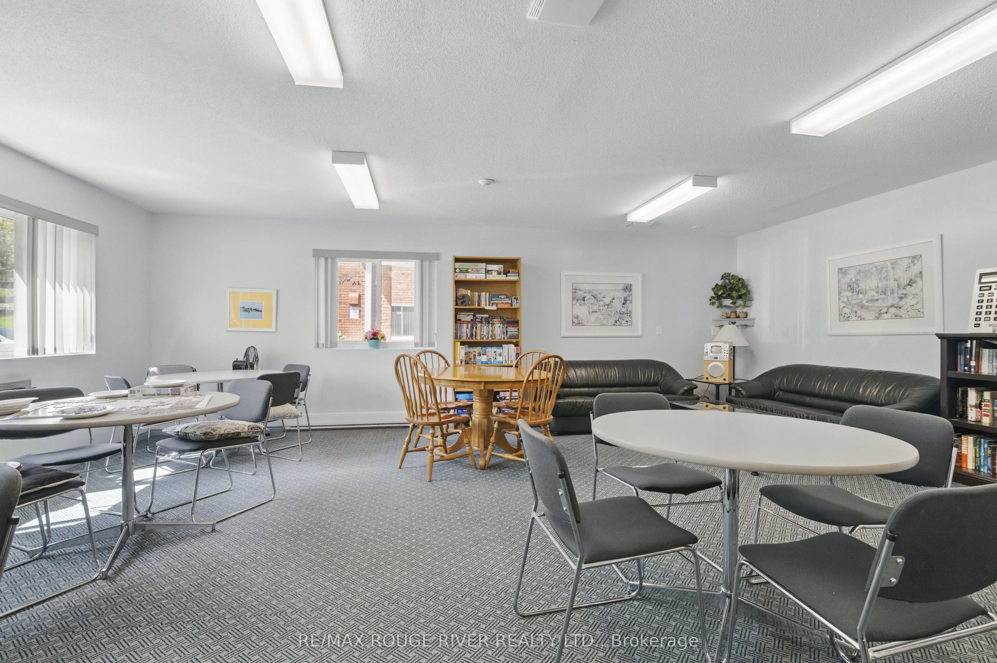475 Parkhill Road W, #222