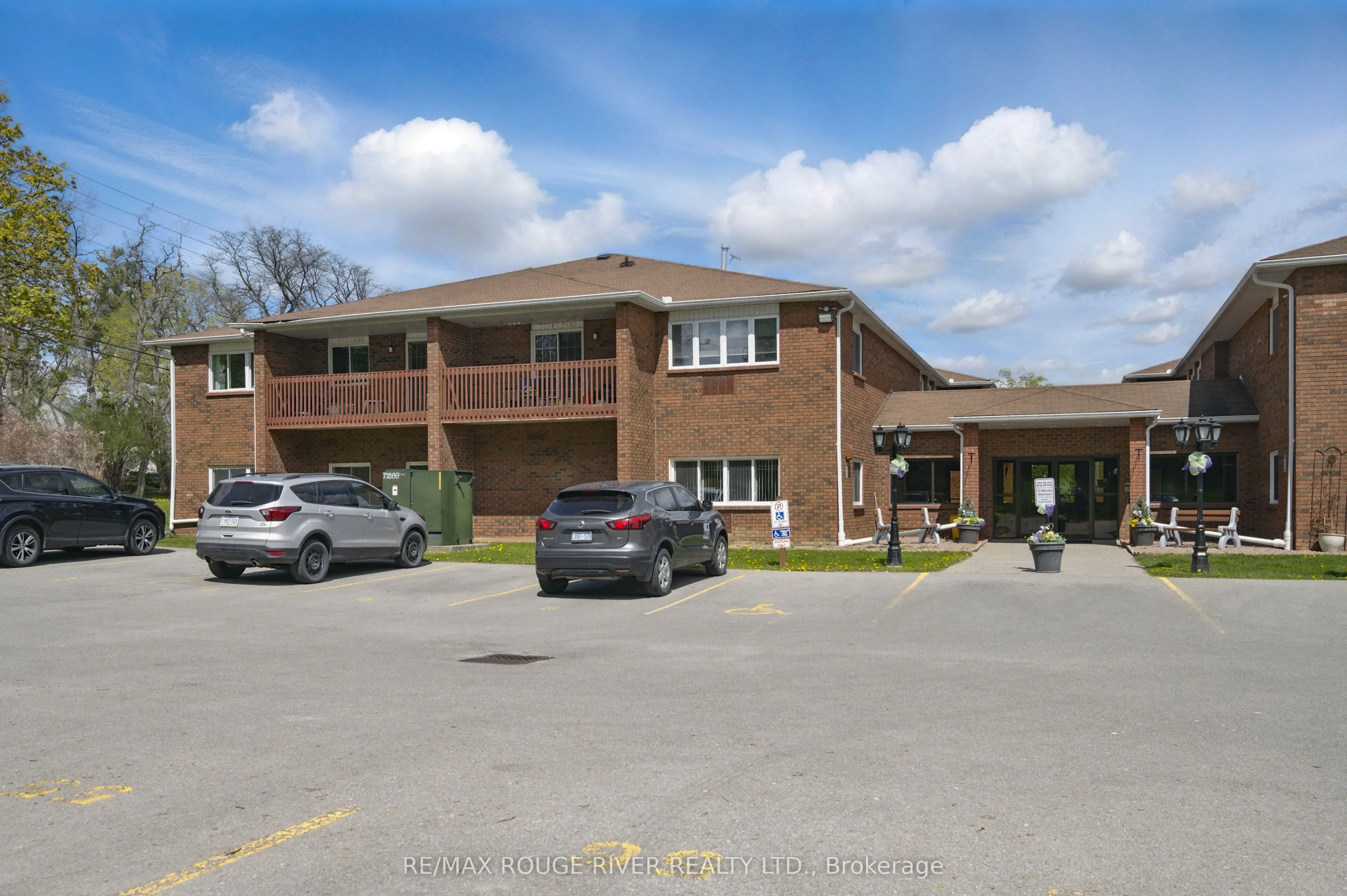 475 Parkhill Road W, #222