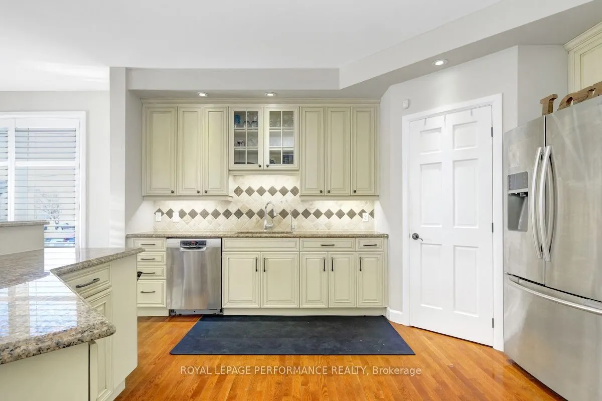 6598 Courtland Grove Crescent