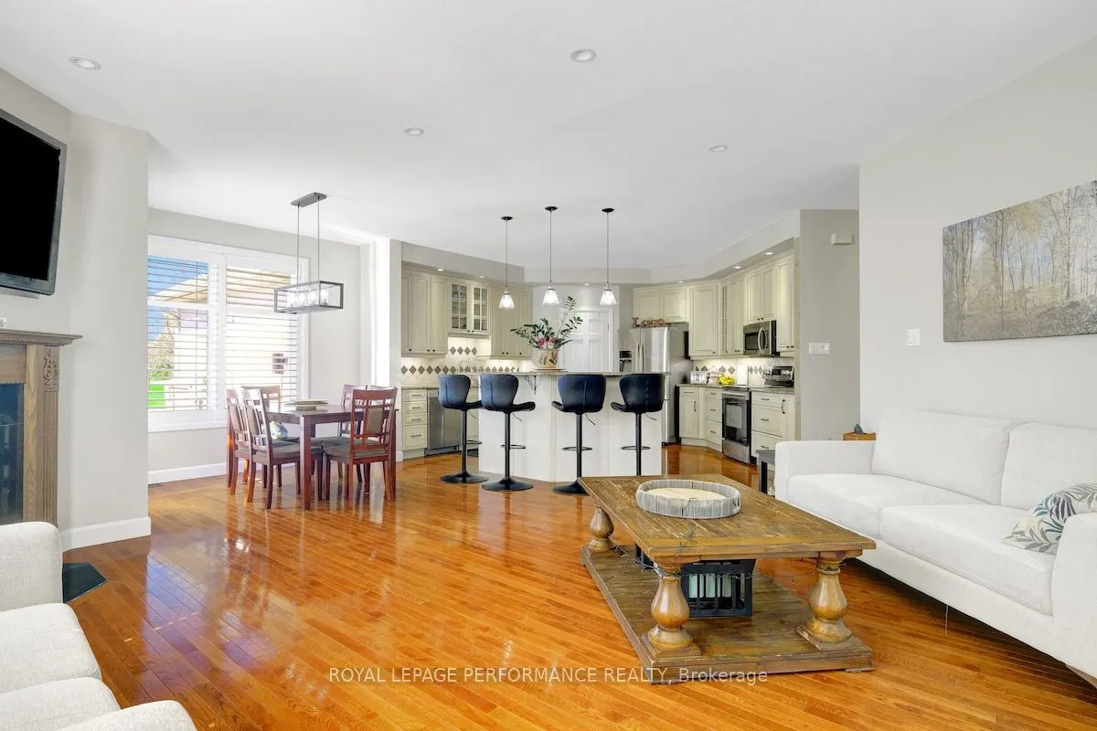 6598 Courtland Grove Crescent