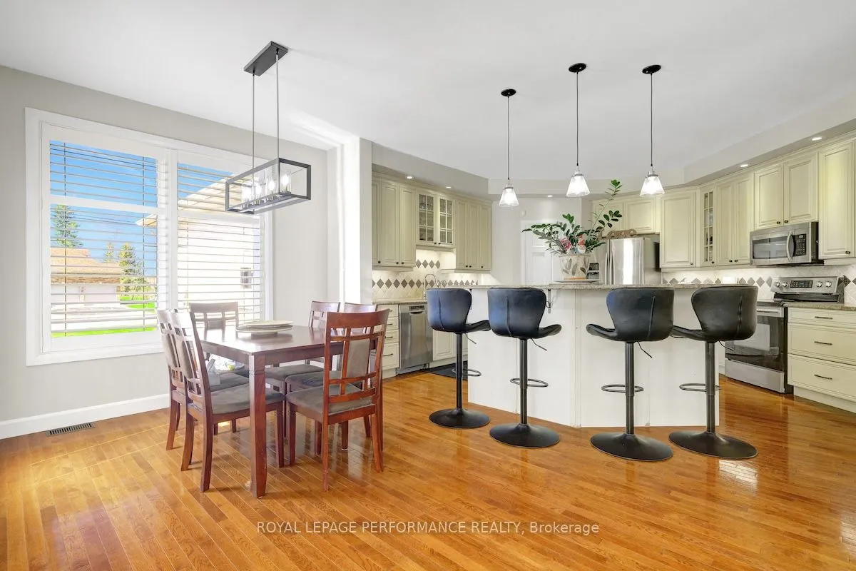 6598 Courtland Grove Crescent