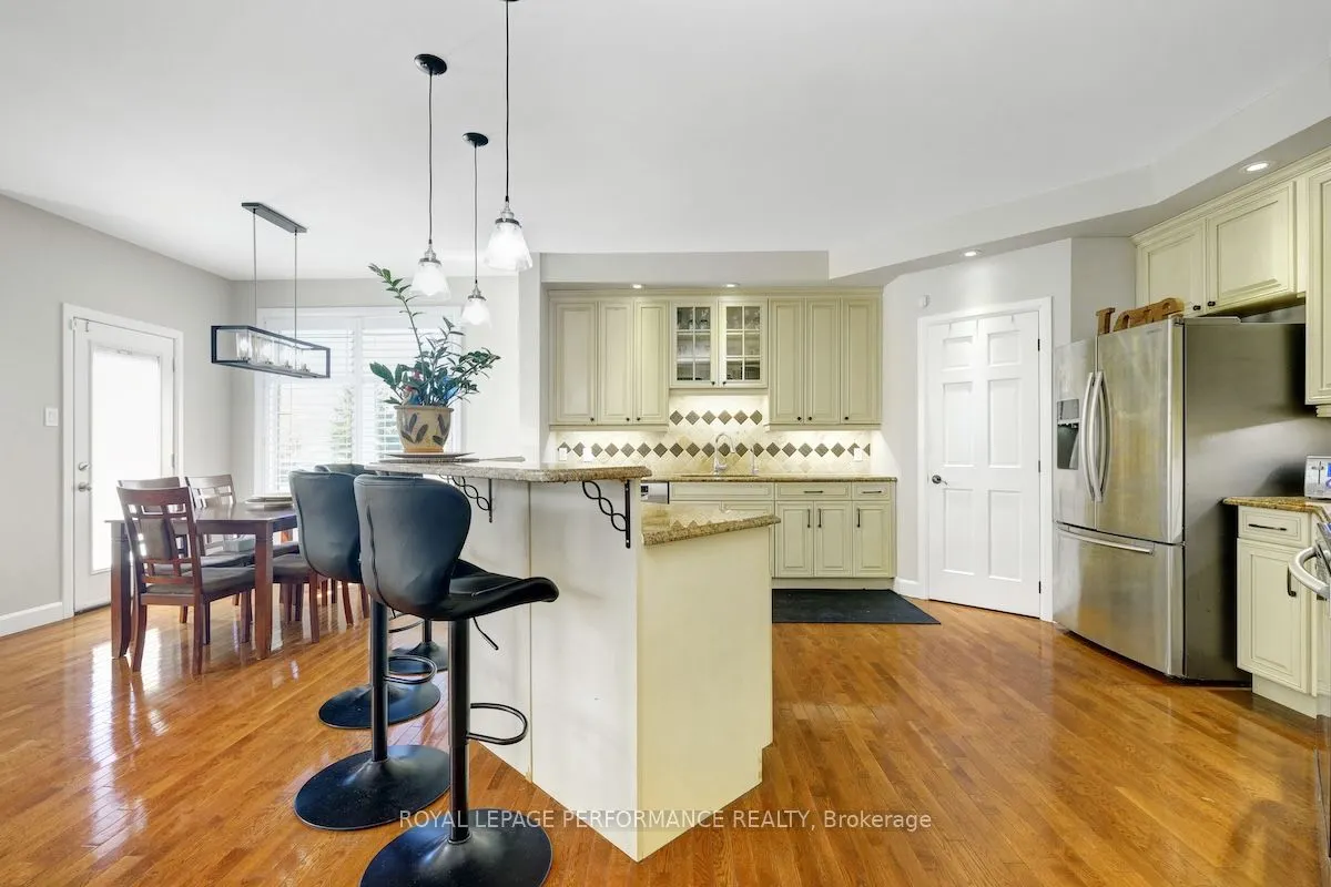 6598 Courtland Grove Crescent